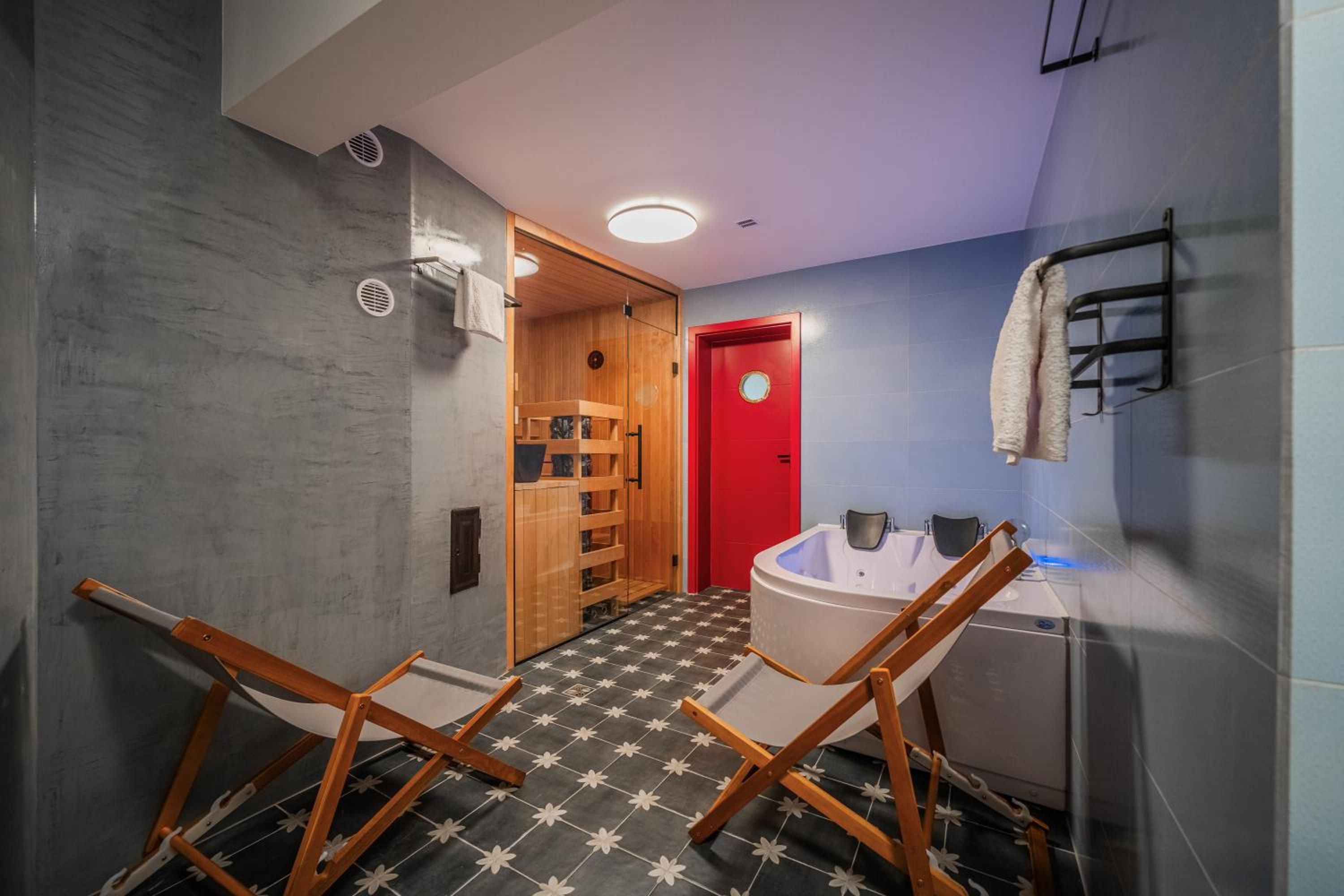 Naturální vinařství DVOREK - Penzion, Bistro & Wellness