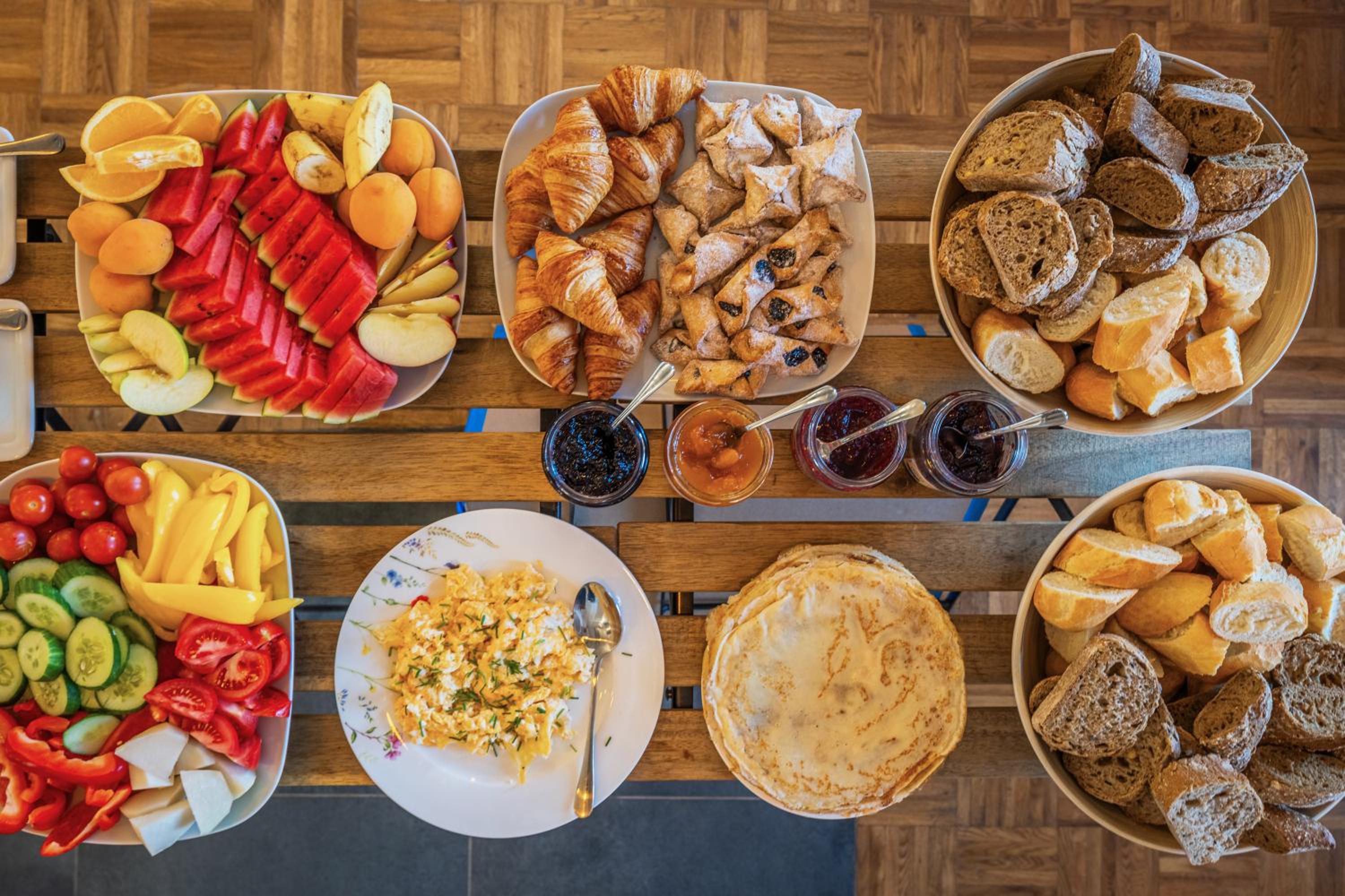 Naturální vinařství DVOREK - Penzion, Bistro & Wellness