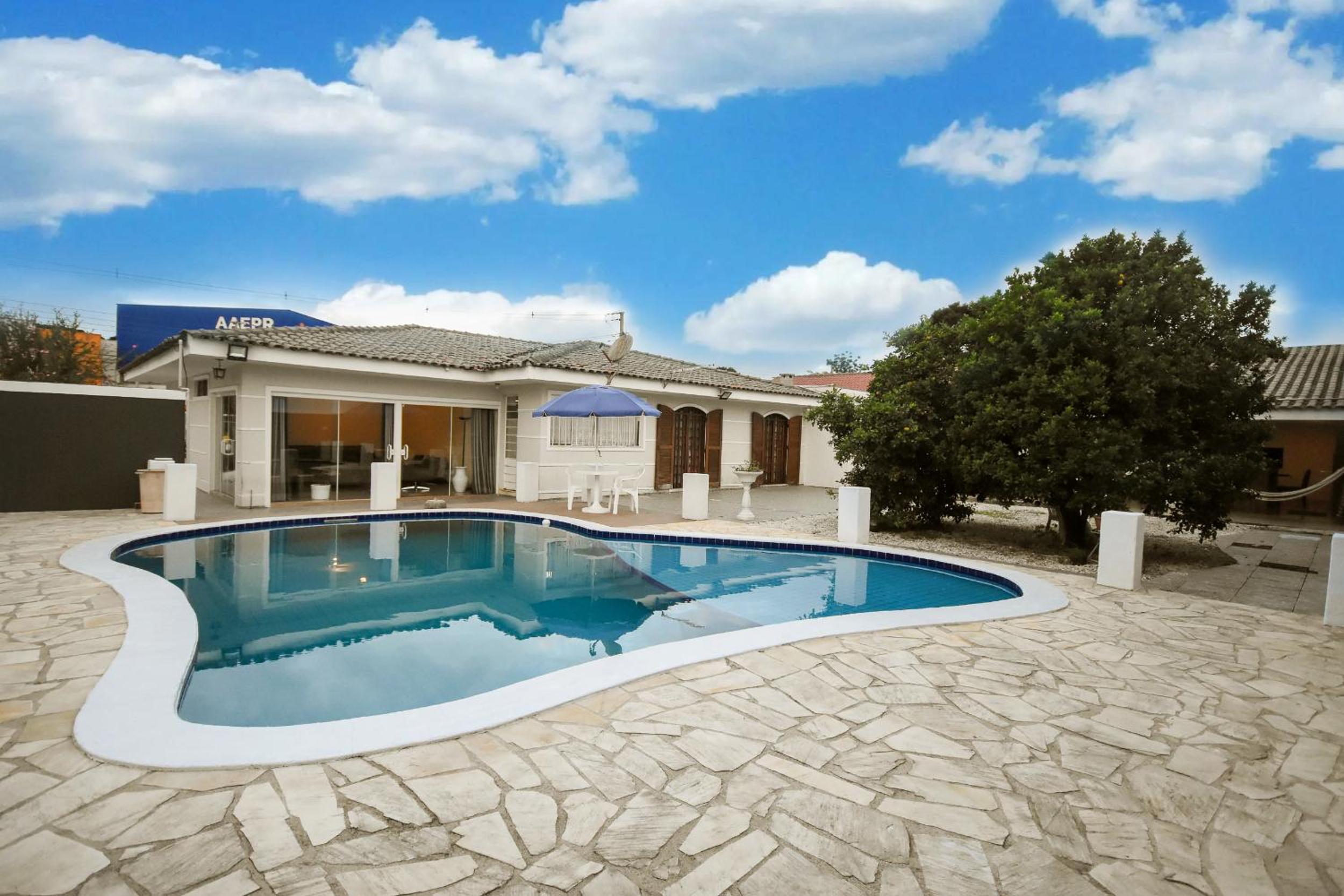 Casa Linda Piscina- Jd Botânico-Curiitba