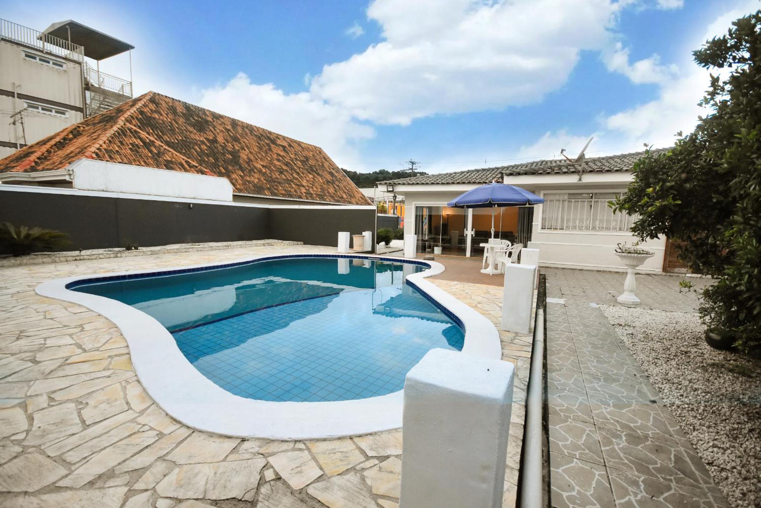 Casa Linda Piscina- Jd Botânico-Curiitba