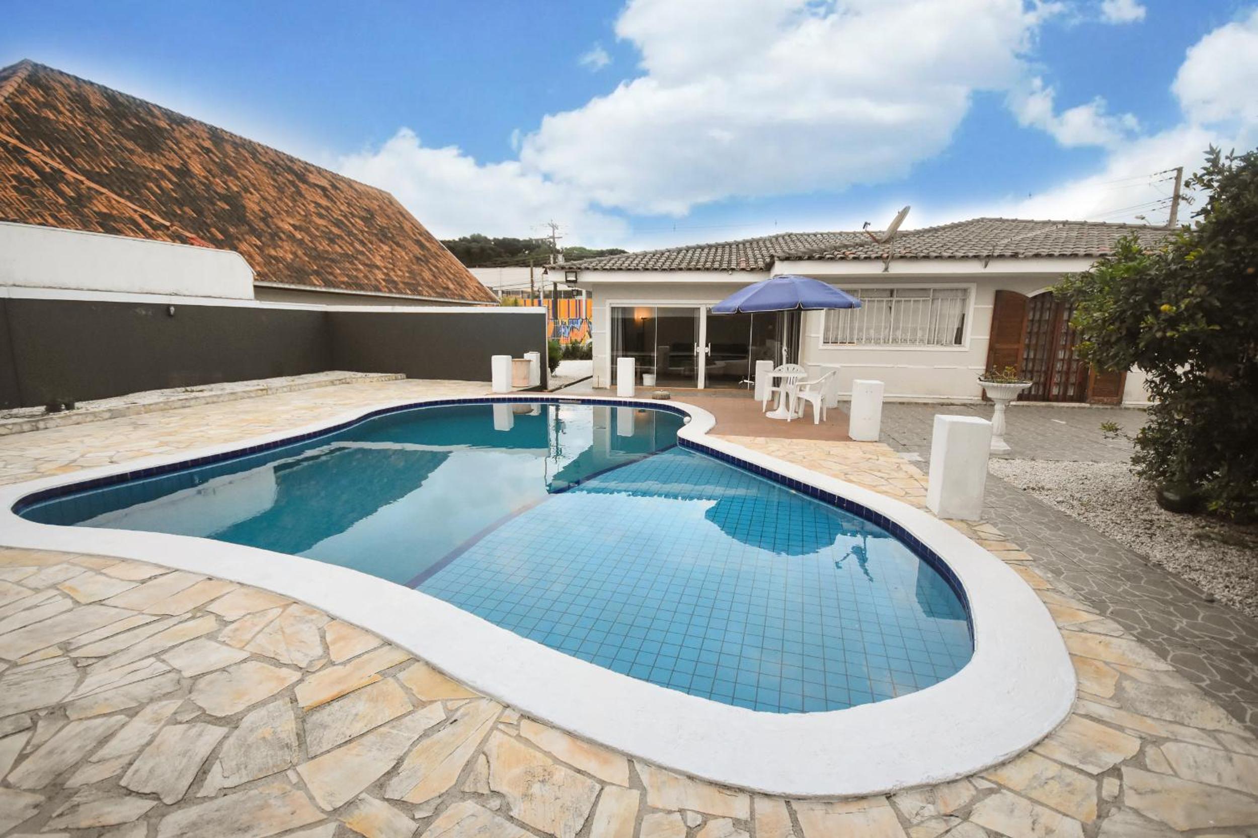 Casa Linda Piscina- Jd Botânico-Curiitba