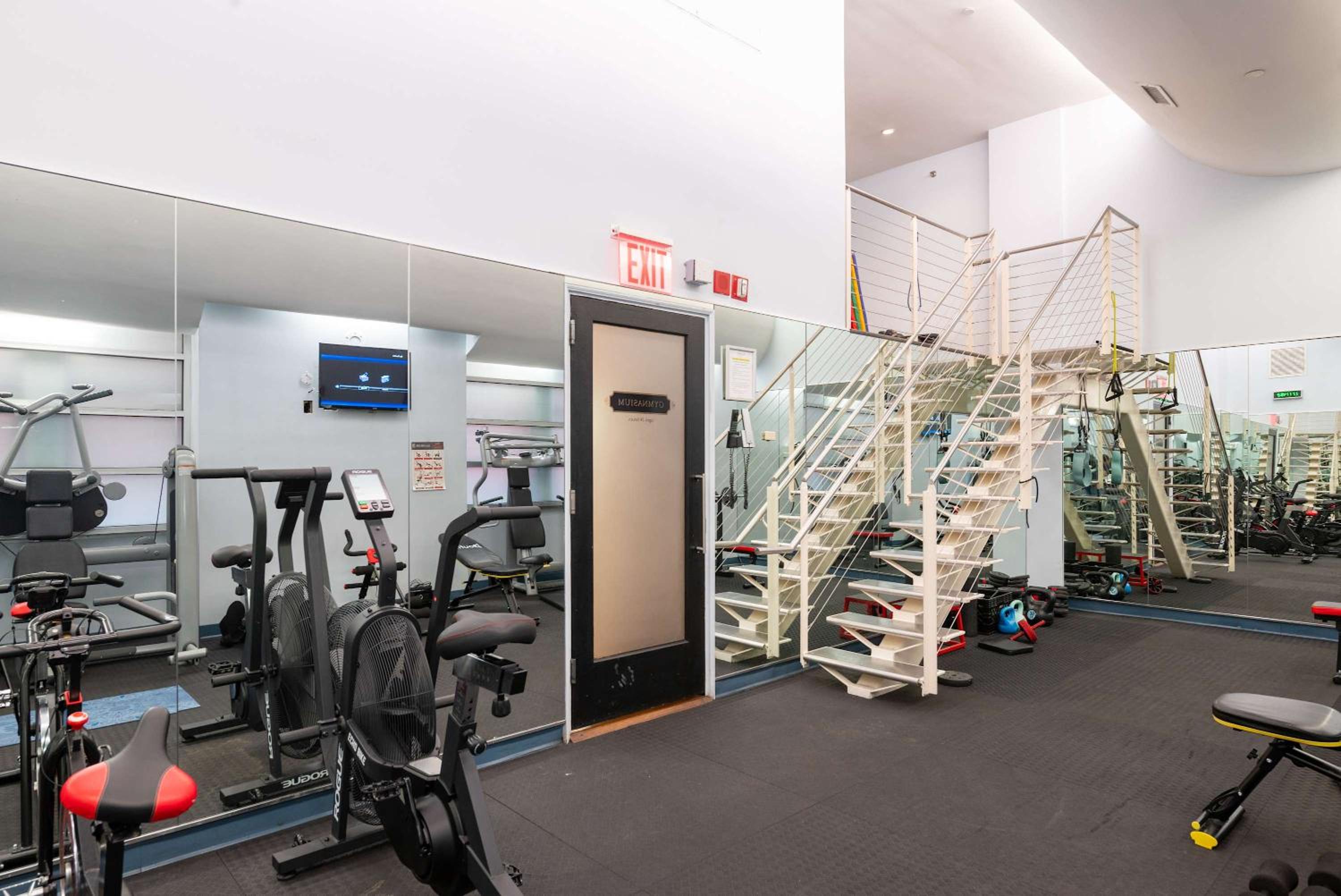 Stunning Condo in Heart of New York with GYM & MORE