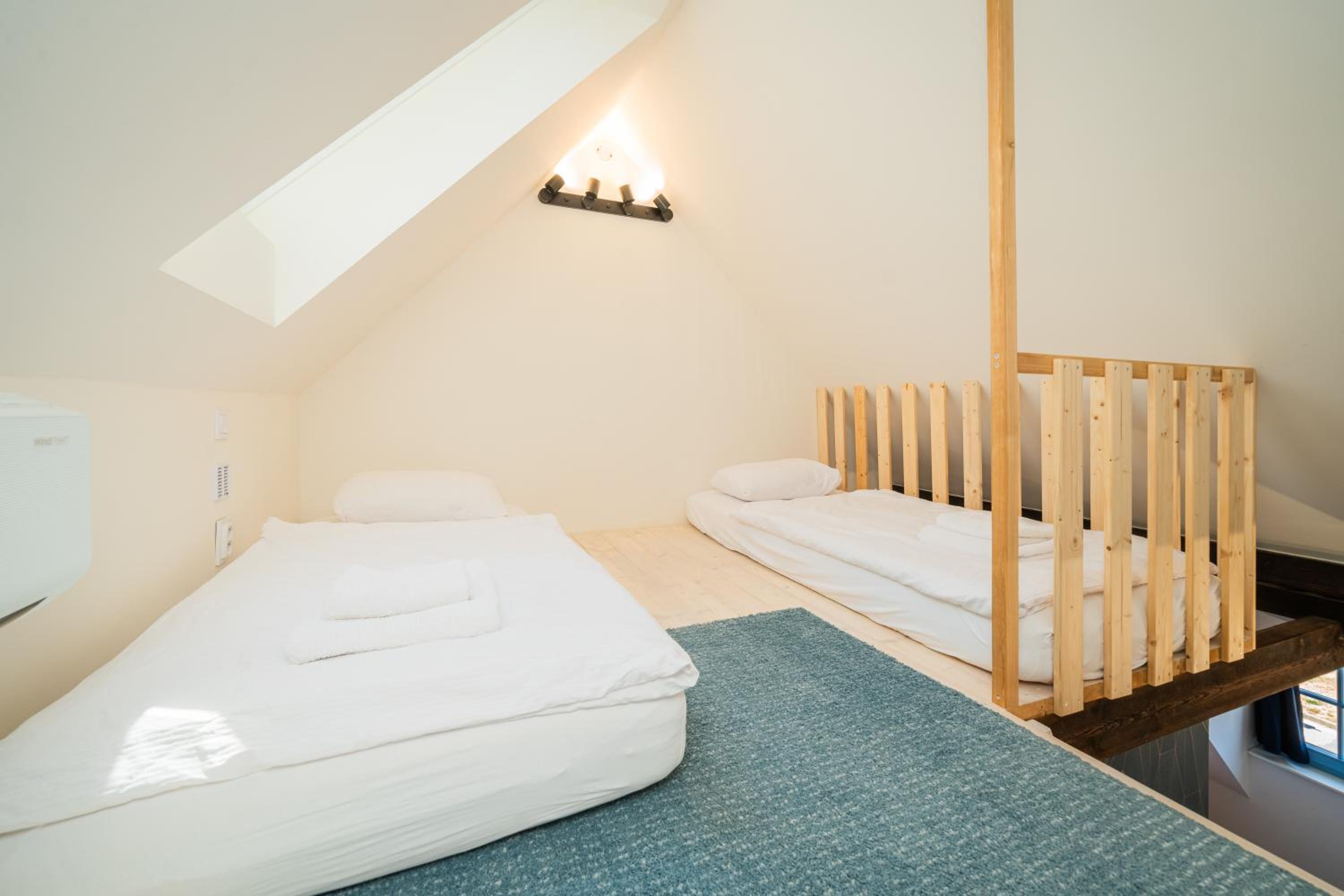 Naturální vinařství DVOREK - Penzion, Bistro & Wellness