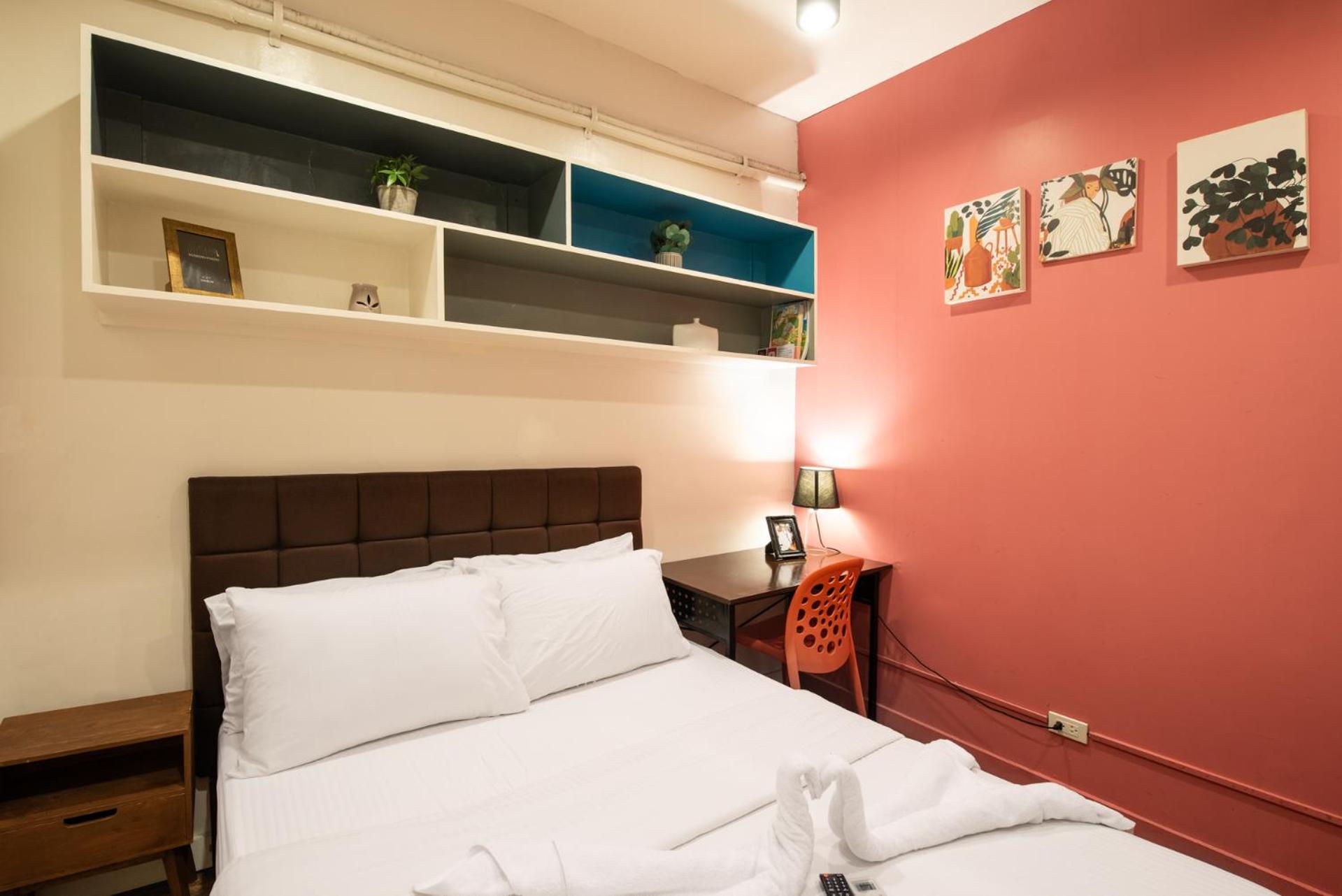 Homey and Cozey Poblacion Makati S10 view 4
