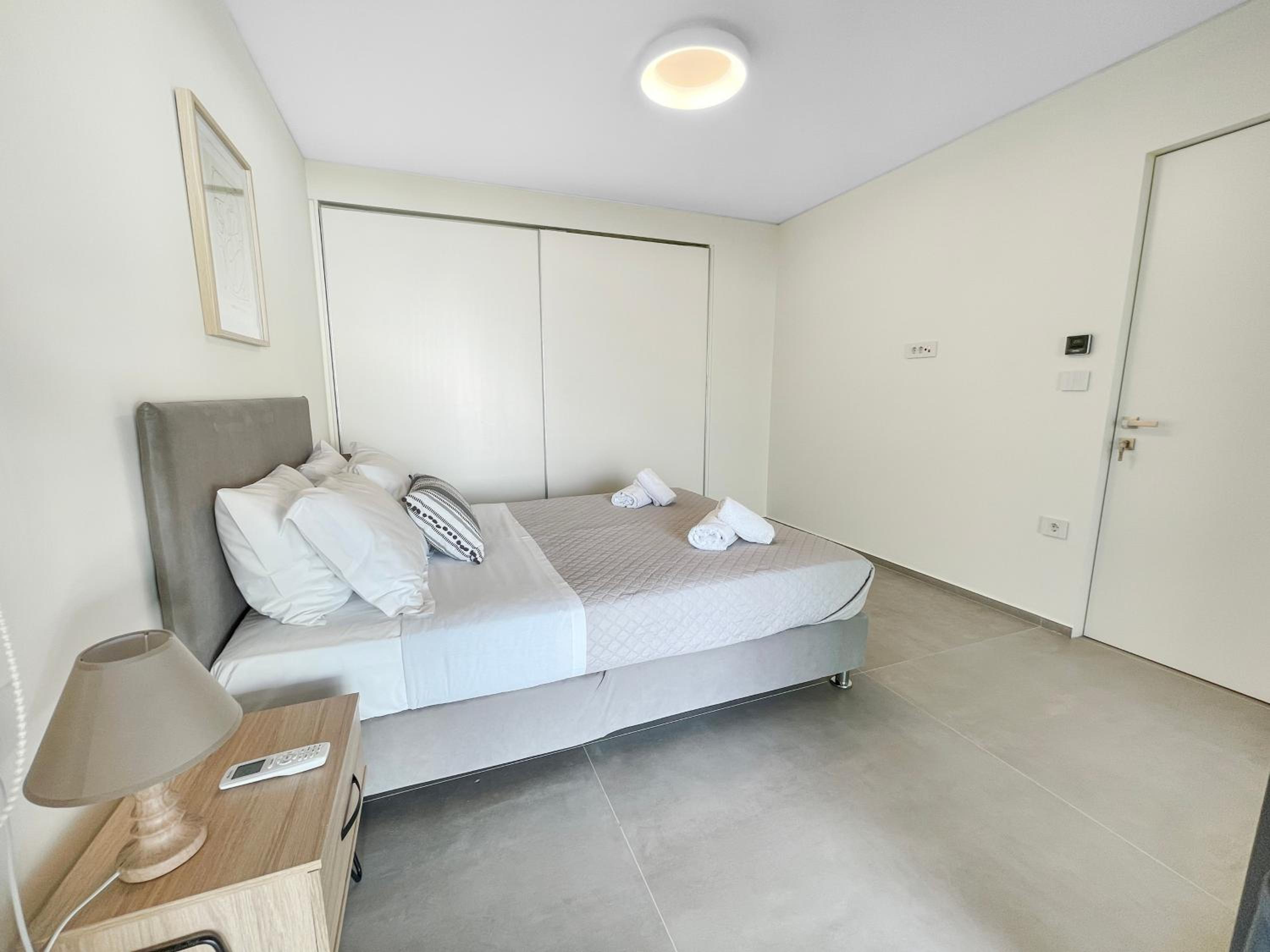 Sun and Sea Apartment - Beachfront, 2 Bedrooms with Sea View & Garden