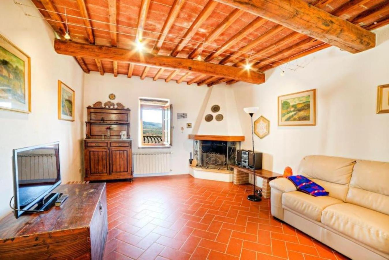 Chianti House view 3