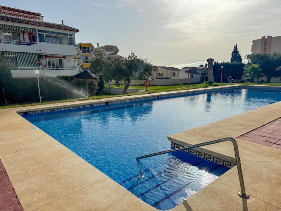 Torremolinos: Quiet 1bedroom with pool & sea views view 4