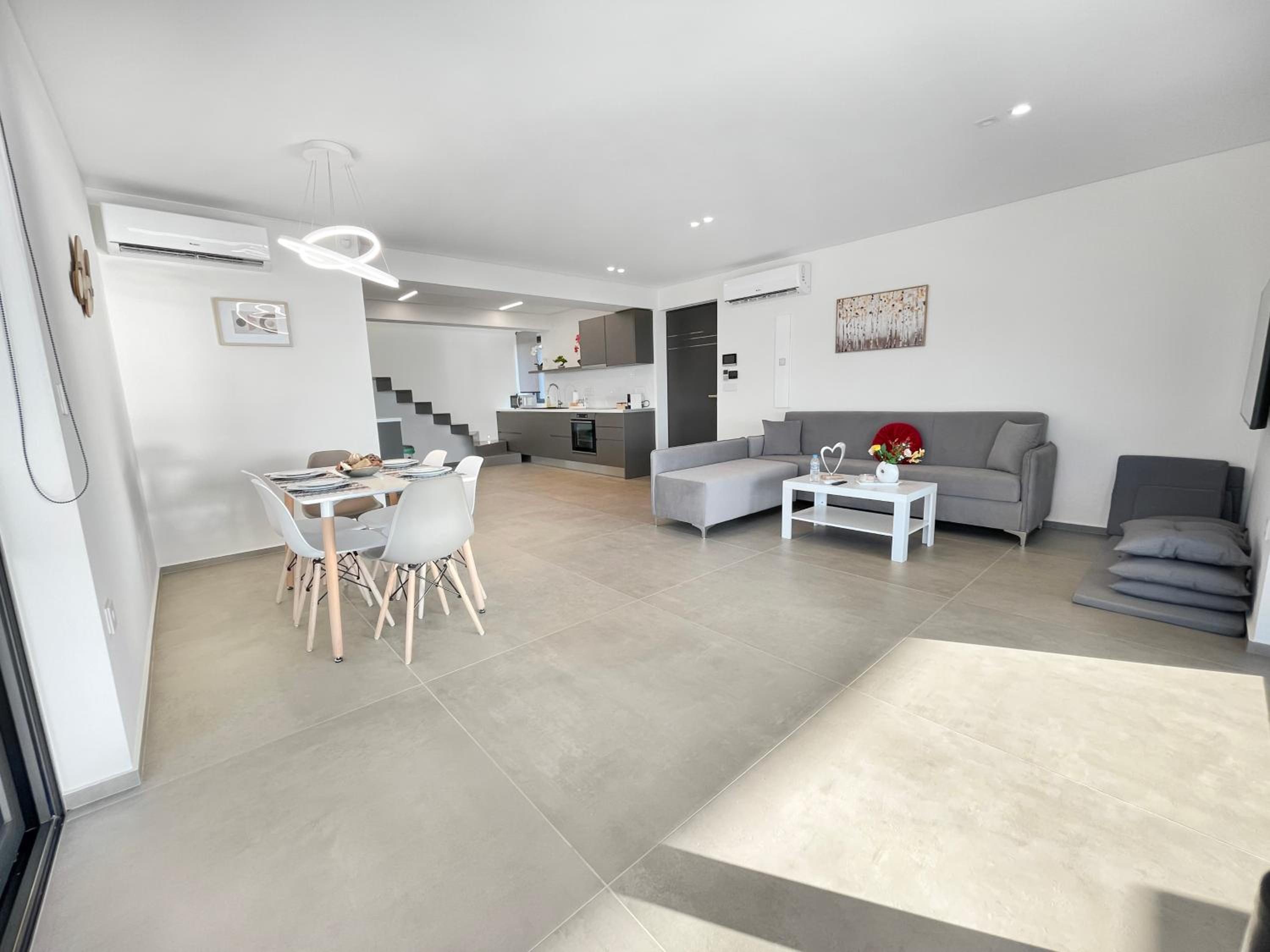 Sun and Sea Apartment - Beachfront, 2 Bedrooms with Sea View & Garden