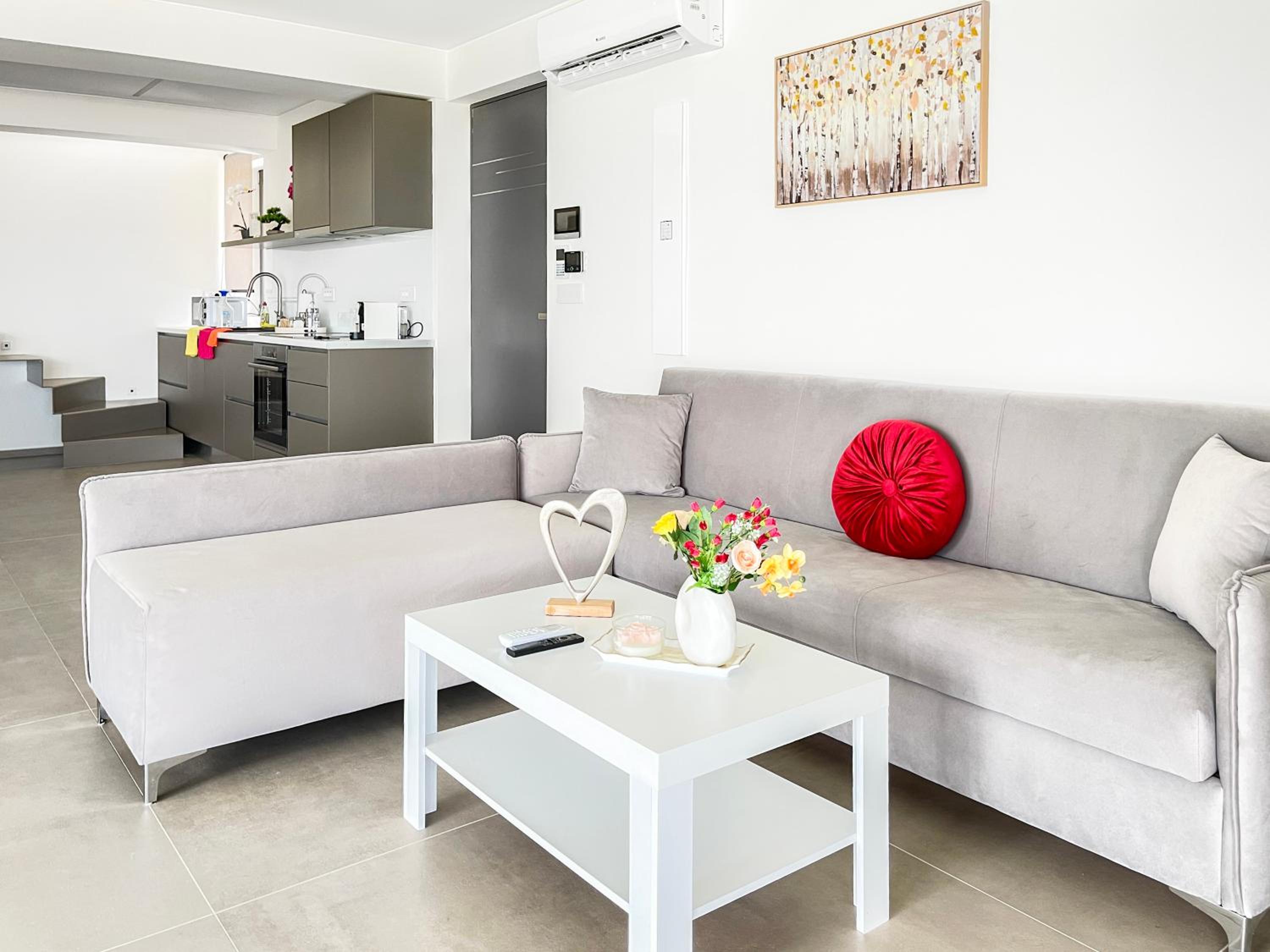Sun and Sea Apartment - Beachfront, 2 Bedrooms with Sea View & Garden