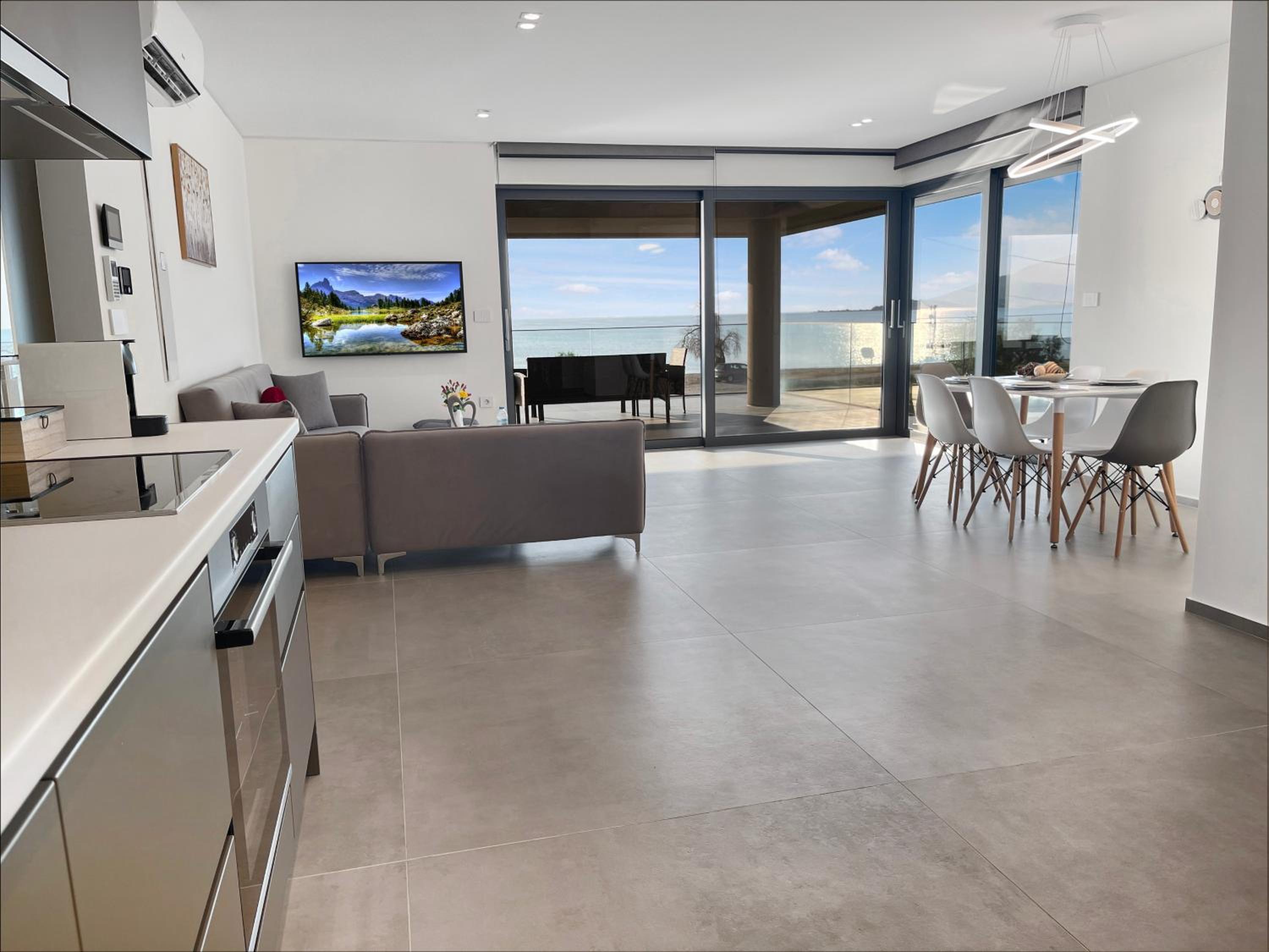 Sun and Sea Apartment - Beachfront, 2 Bedrooms with Sea View & Garden