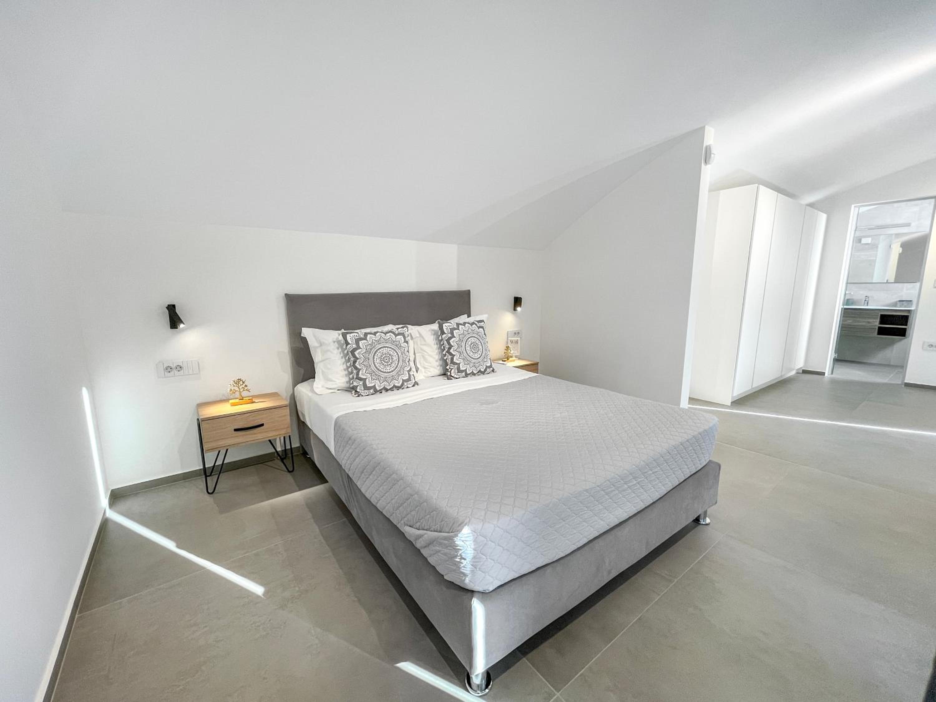 Sun and Sea Apartment - Beachfront, 2 Bedrooms with Sea View & Garden