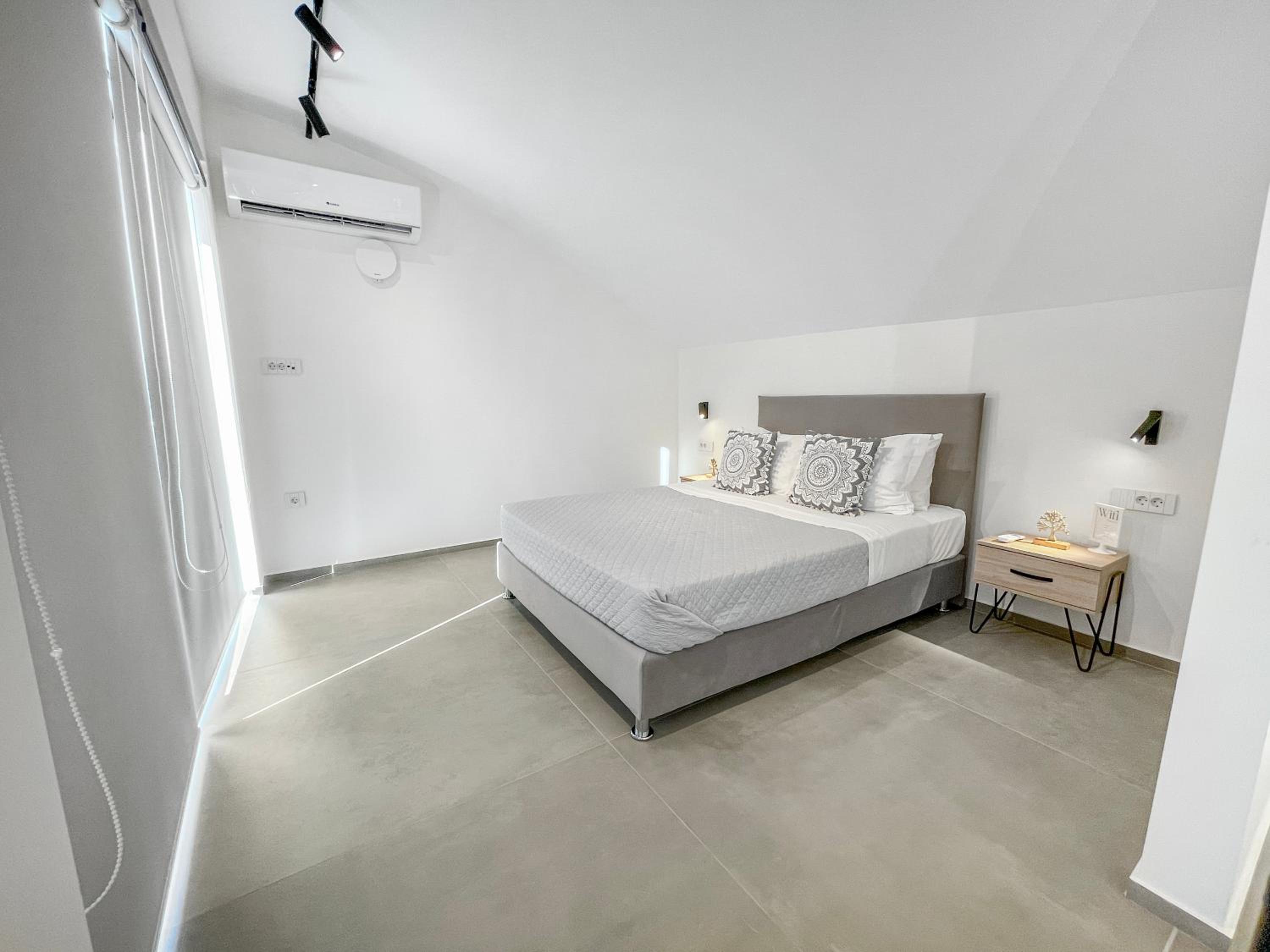 Sun and Sea Apartment - Beachfront, 2 Bedrooms with Sea View & Garden