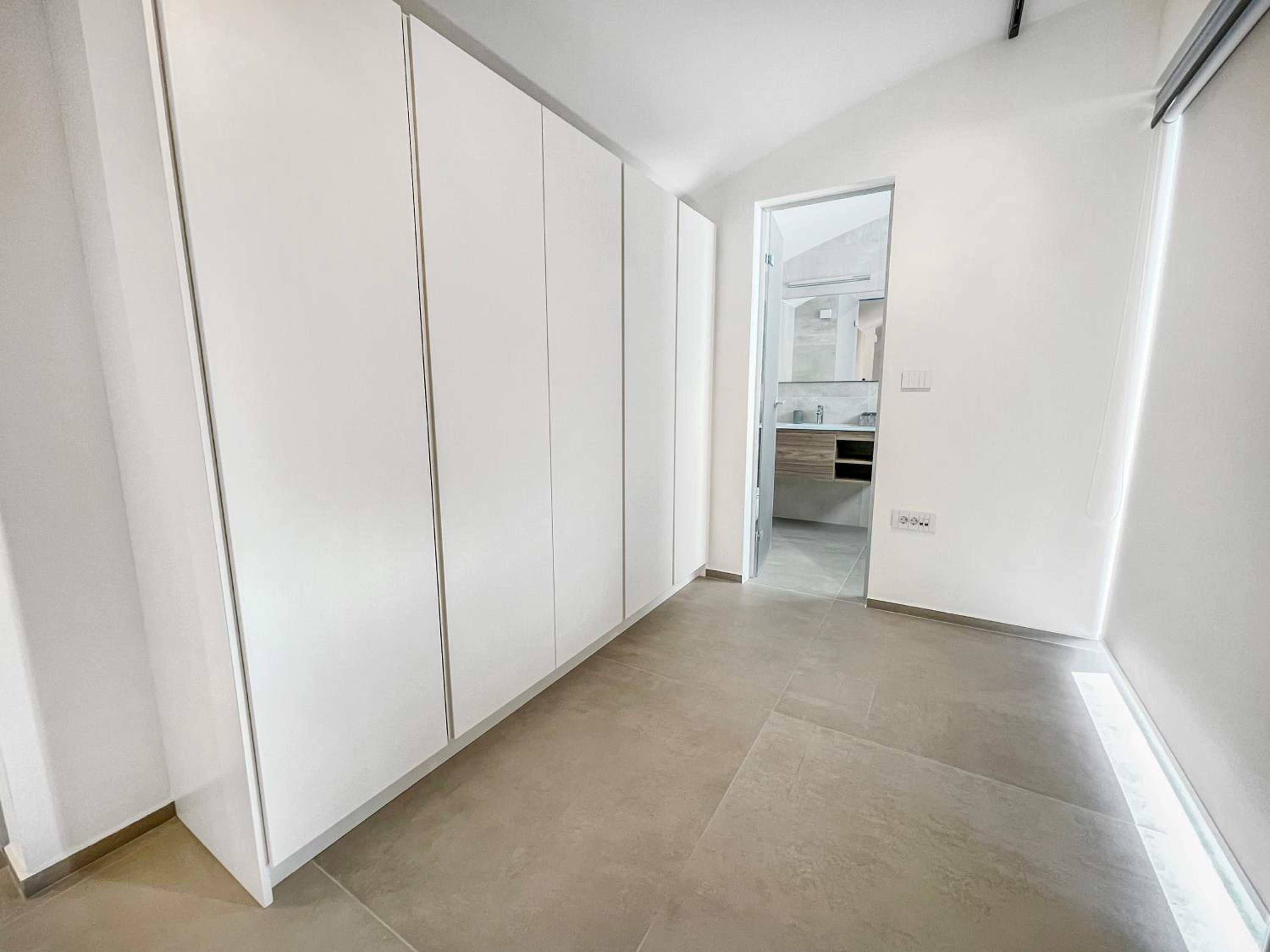 Sun and Sea Apartment - Beachfront, 2 Bedrooms with Sea View & Garden