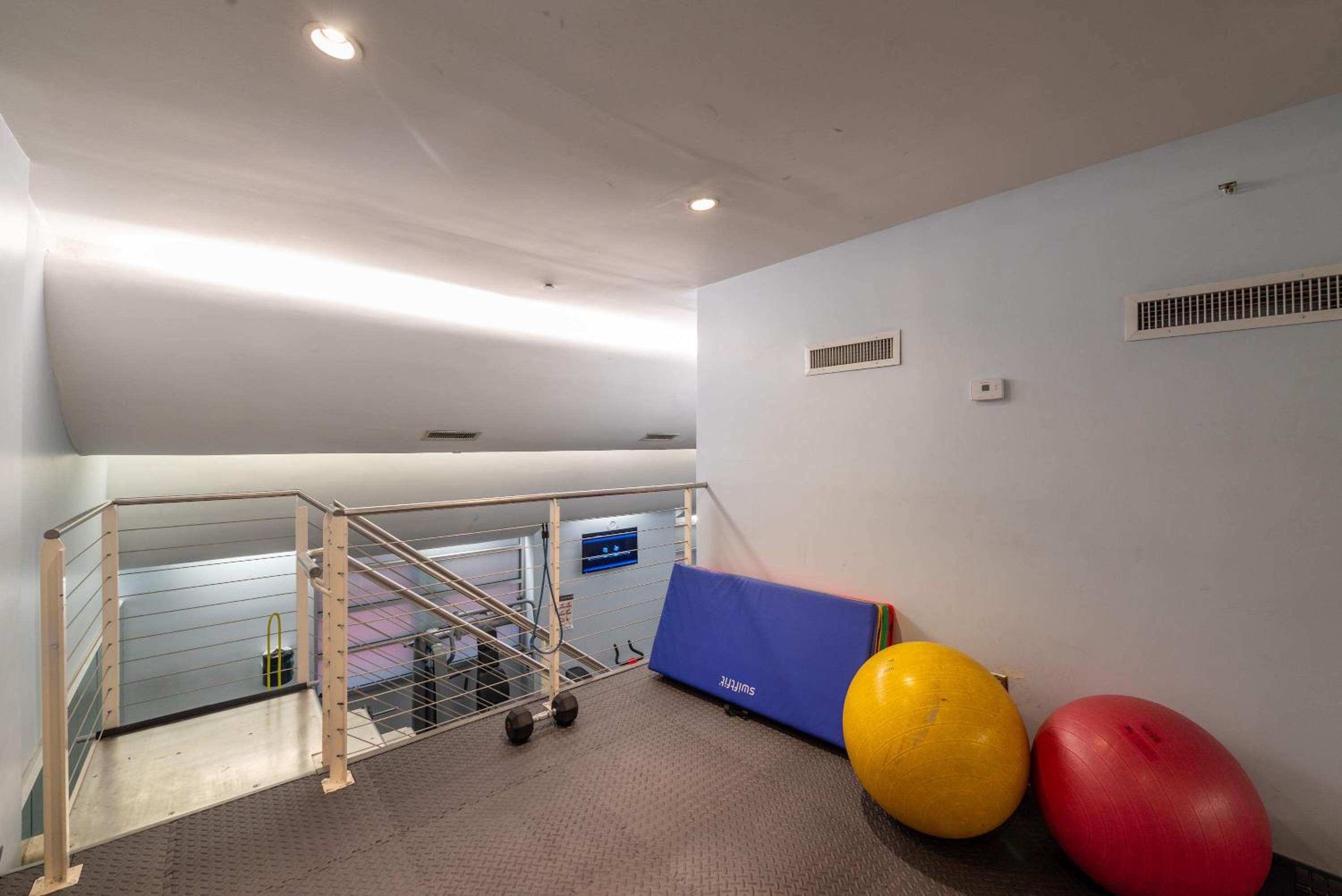 Stunning Apt in The Heart of New York City GYM