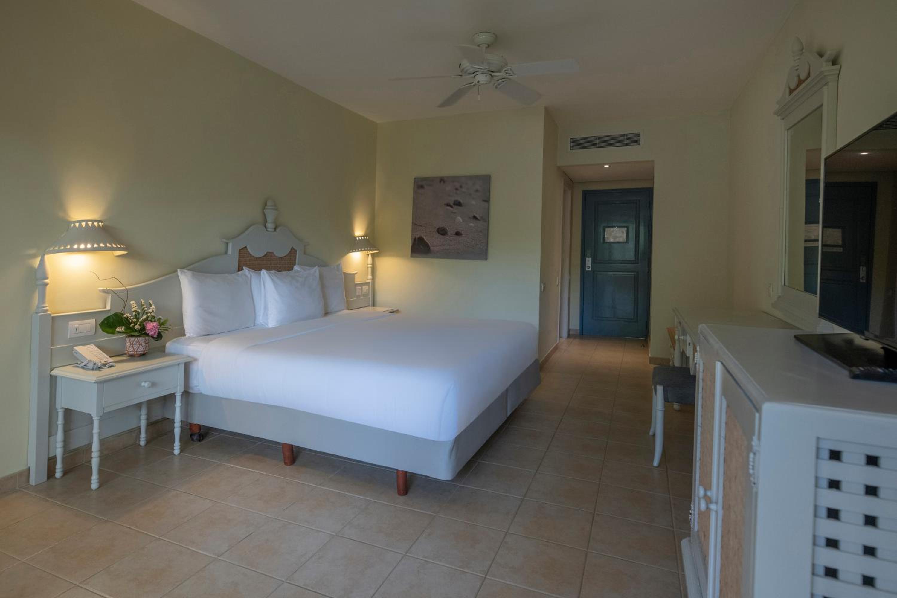 Iberostar Waves Costa Dorada - Property Image 4