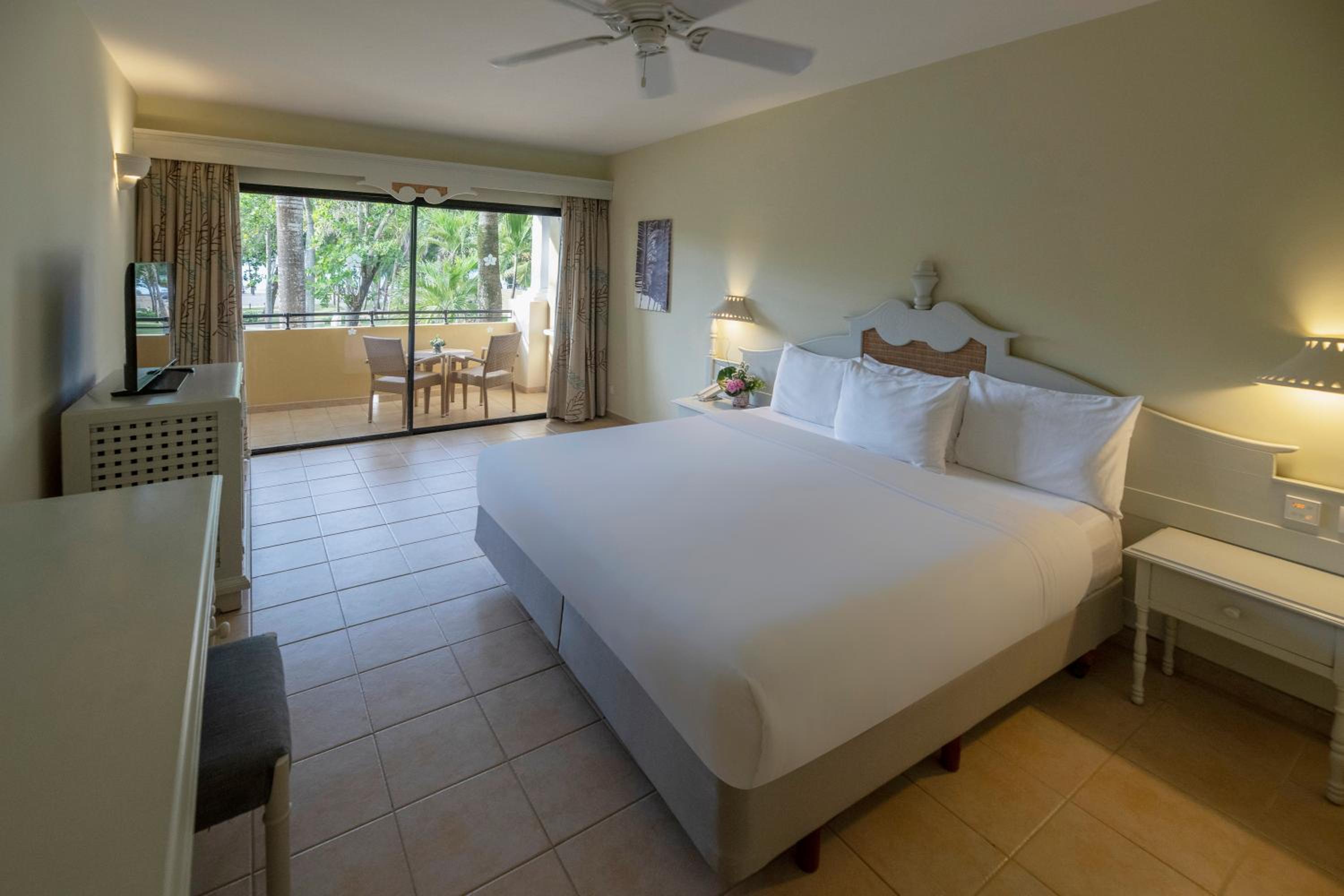 Iberostar Waves Costa Dorada - Property Image 3