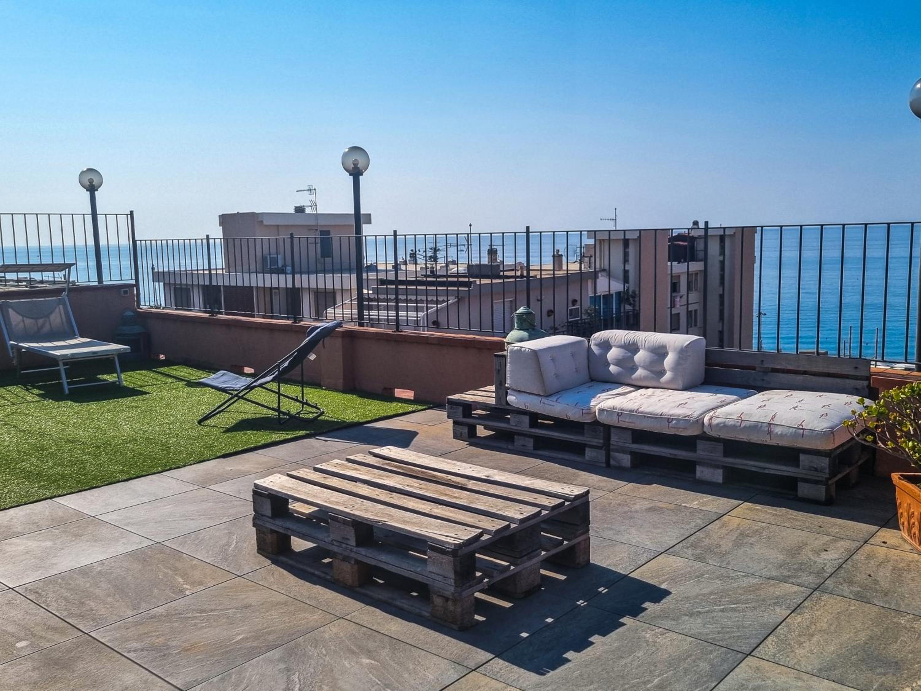 Casa Mutti - Seaview Penthouse with Big Terrace