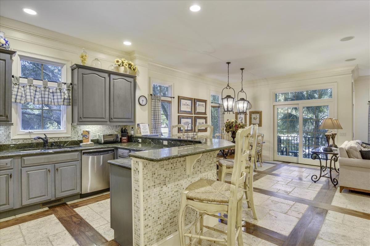 32 Corine Lane- Close to the beach, Seasonal Beach Shuttle, FREE Activities Included view 3
