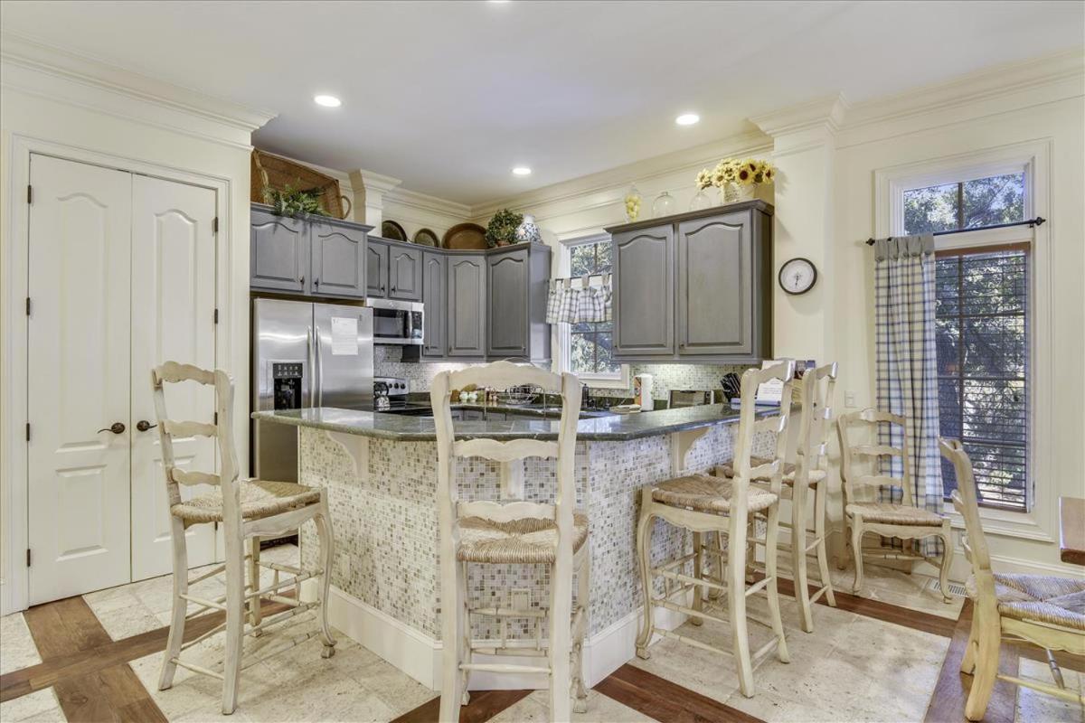 32 Corine Lane- Close to the beach, Seasonal Beach Shuttle, FREE Activities Included view 5