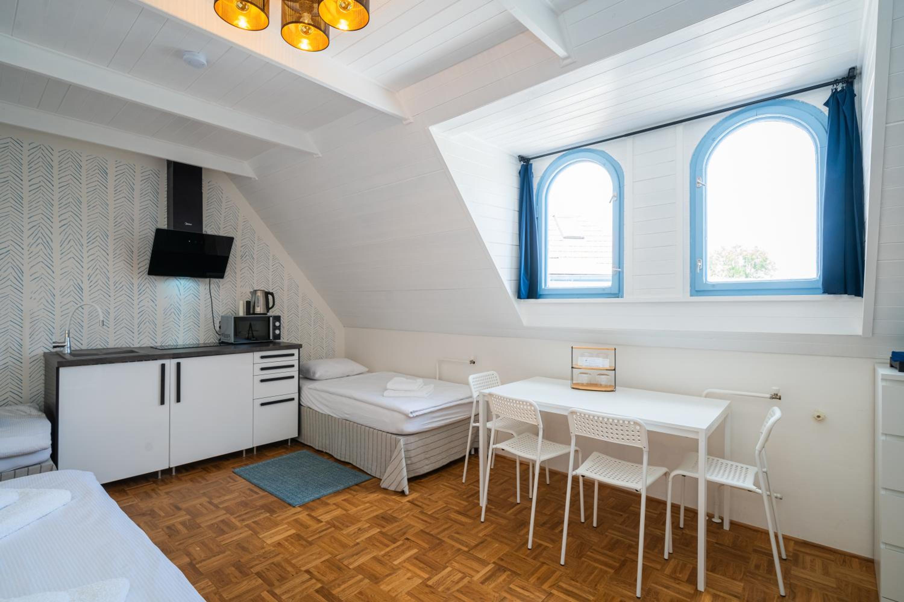 Naturální vinařství DVOREK - Penzion, Bistro & Wellness