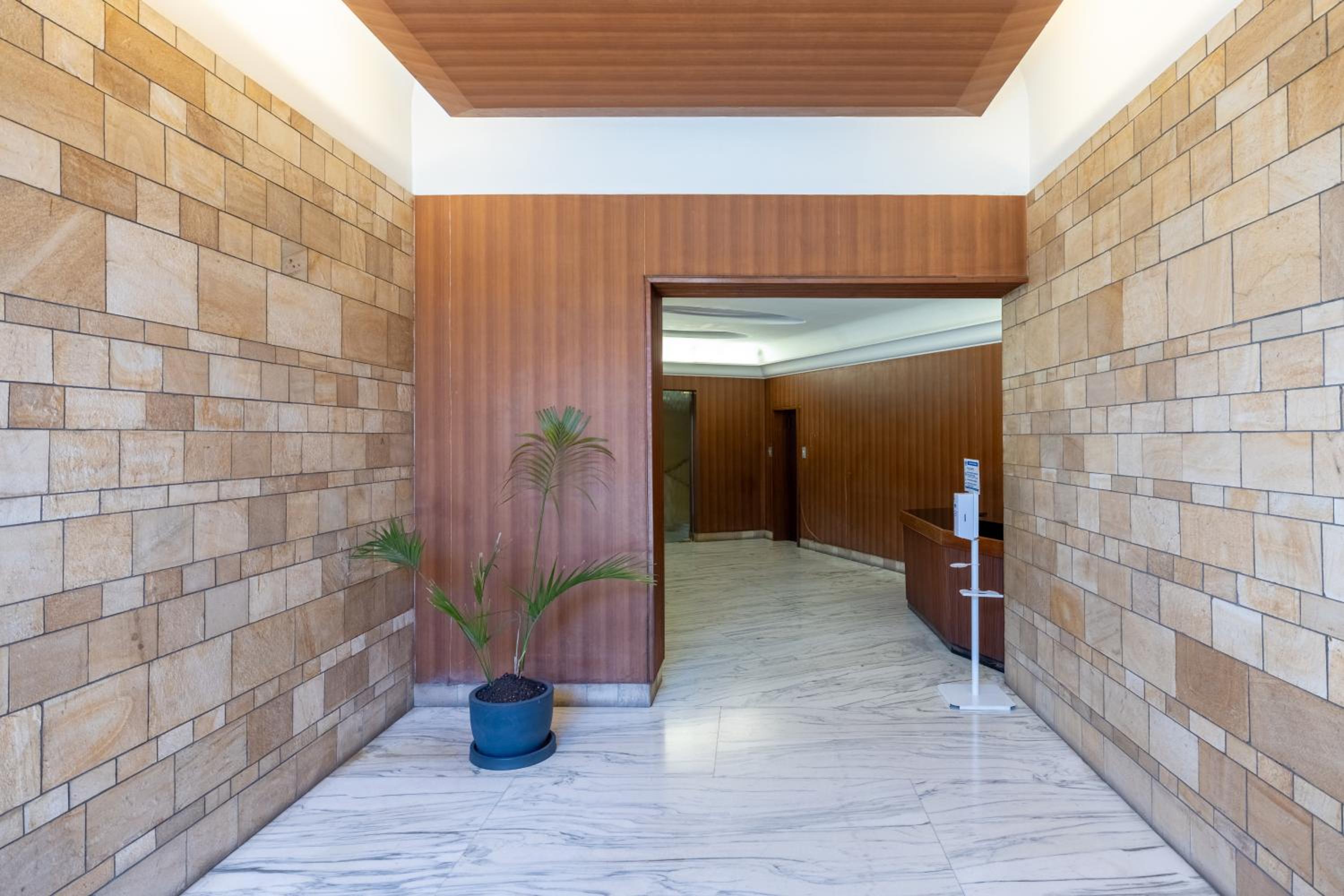 Vatican Modern house by Varental