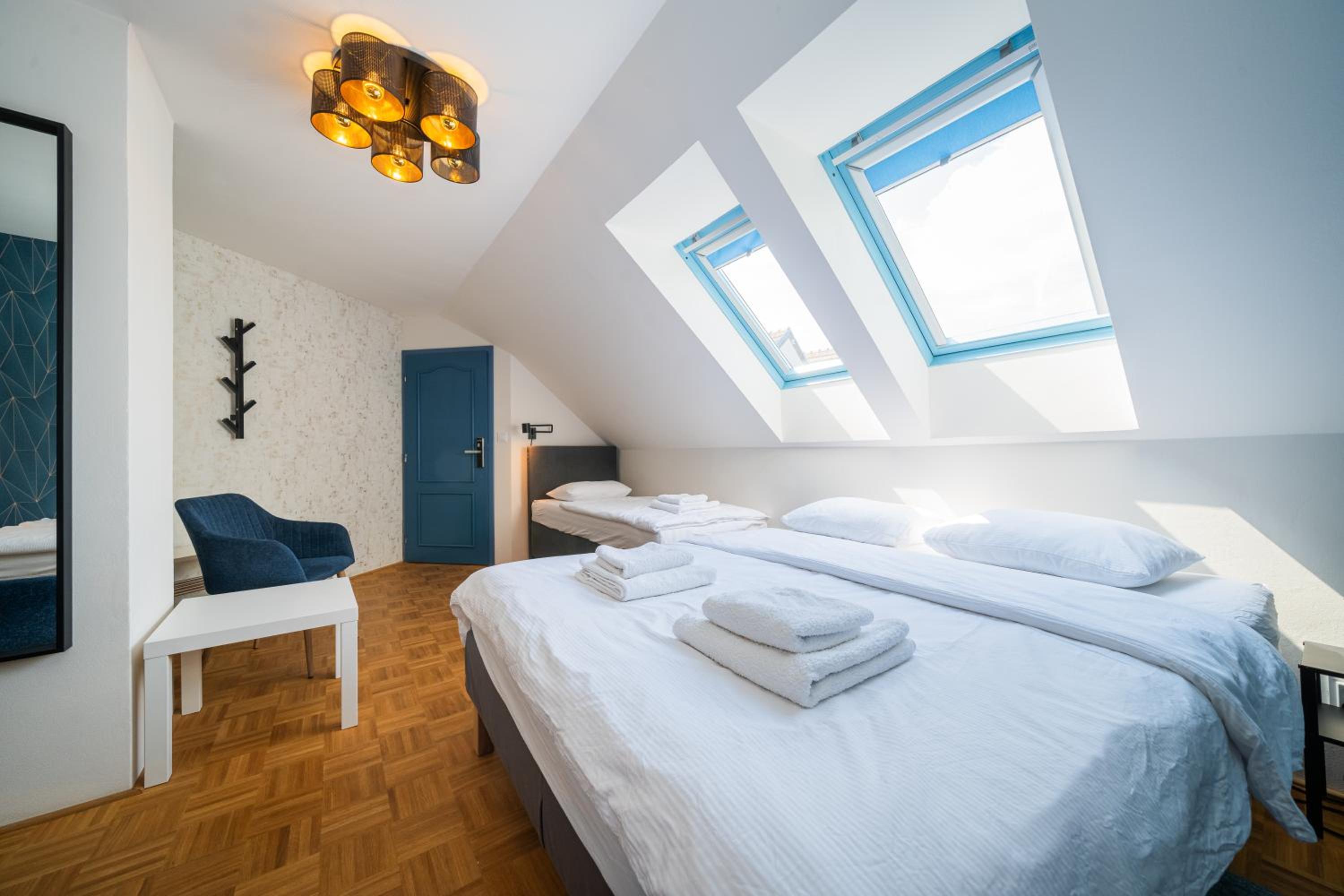 Naturální vinařství DVOREK - Penzion, Bistro & Wellness