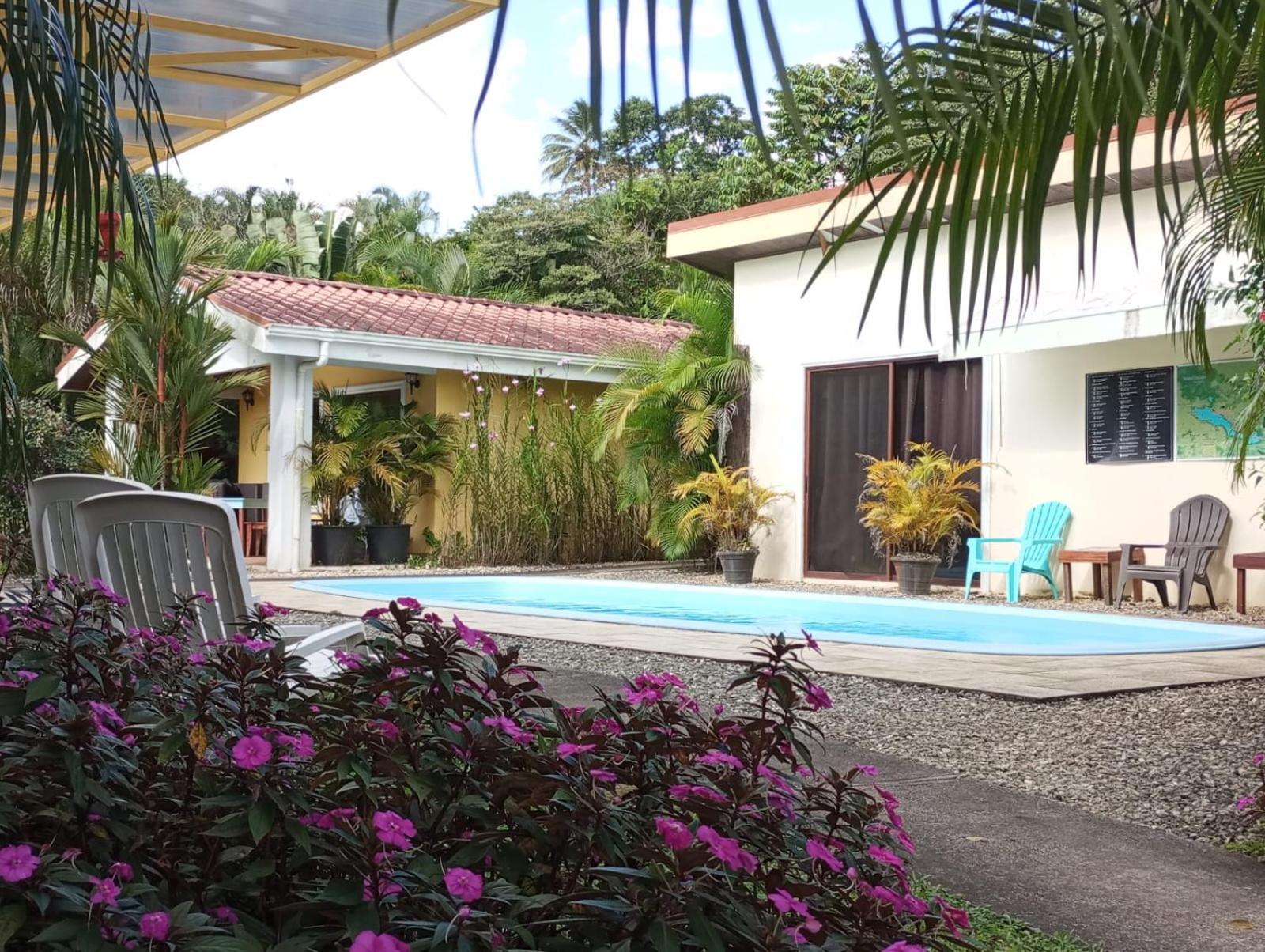 LakeGardens Arenal Condos