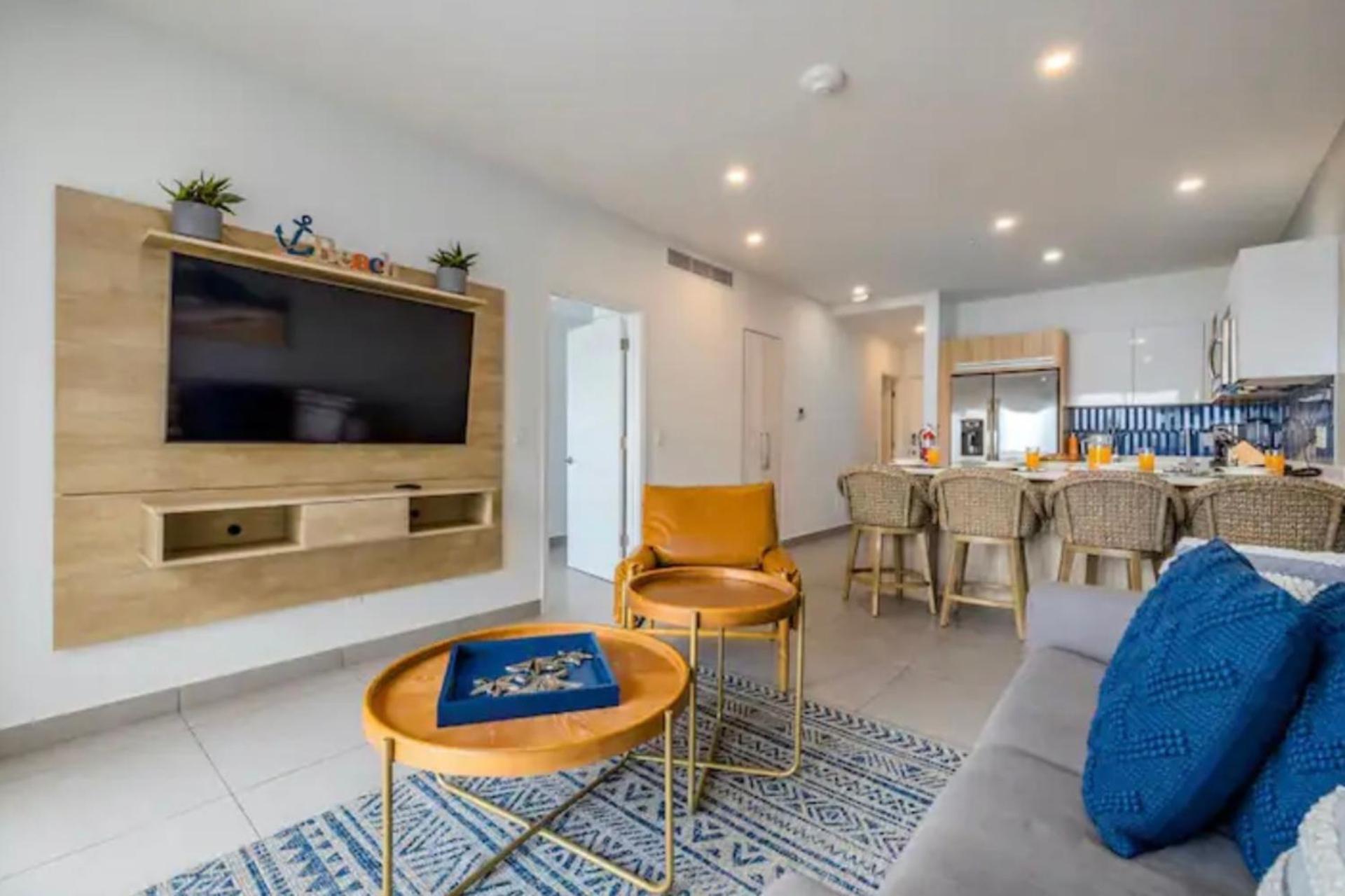 Apartment condo with ocean and harbor views Oranjestad, Aruba