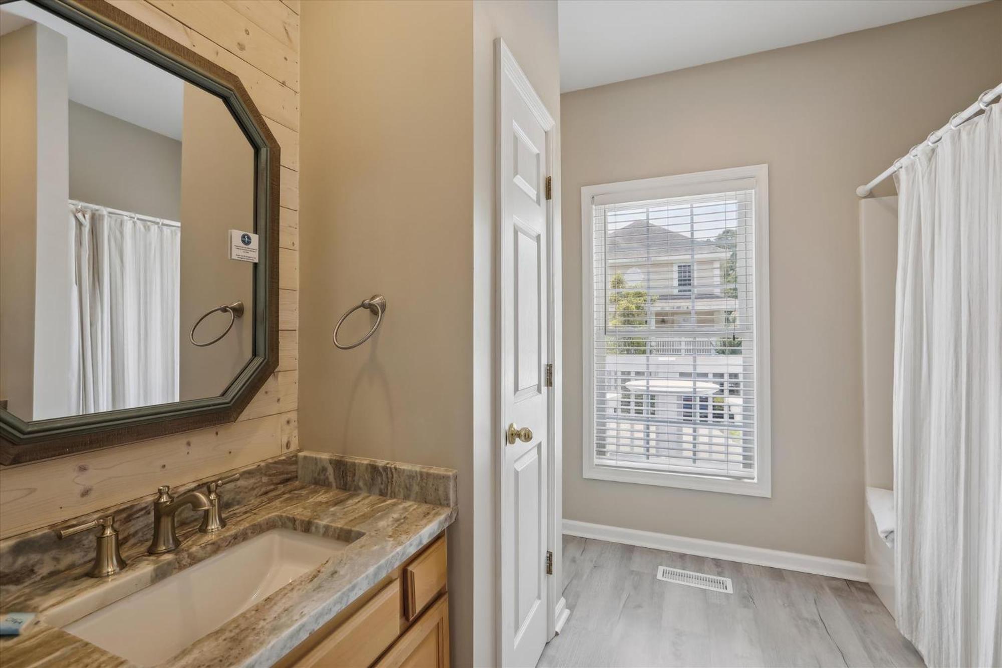 41 Bradley- Private Pool, Newly Updated, Quick Walk to Beach! FREE Activities Included