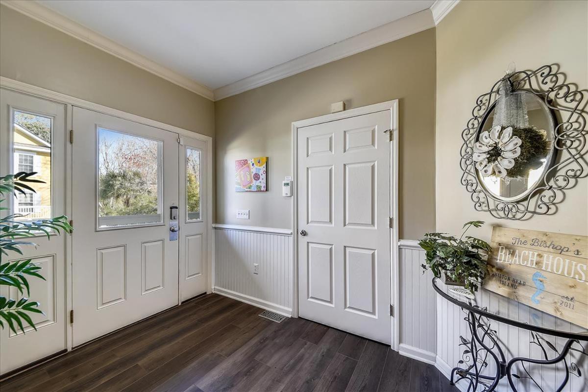 44 Bradley Beach Road- Easy walk to the beach, Large Pool, FREE Activities Included view 4
