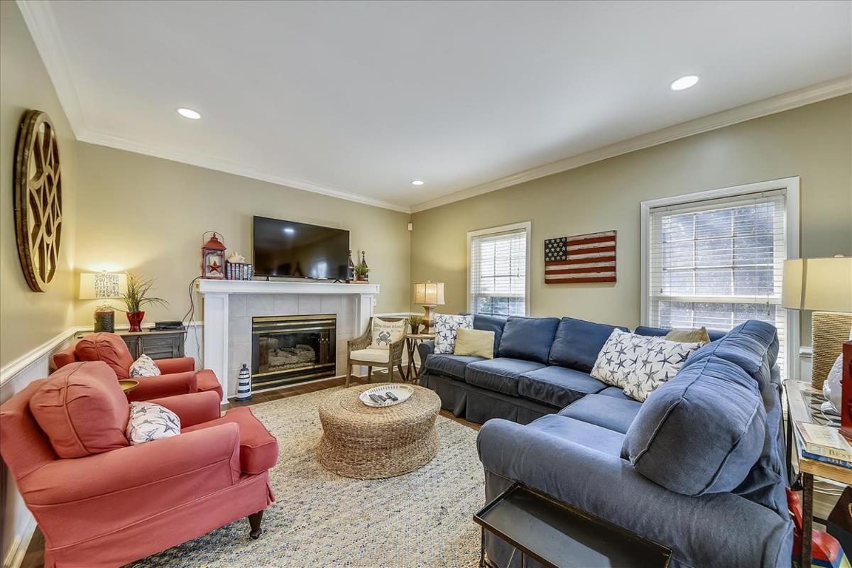 44 Bradley Beach Road- Easy walk to the beach, Large Pool, FREE Activities Included view 5