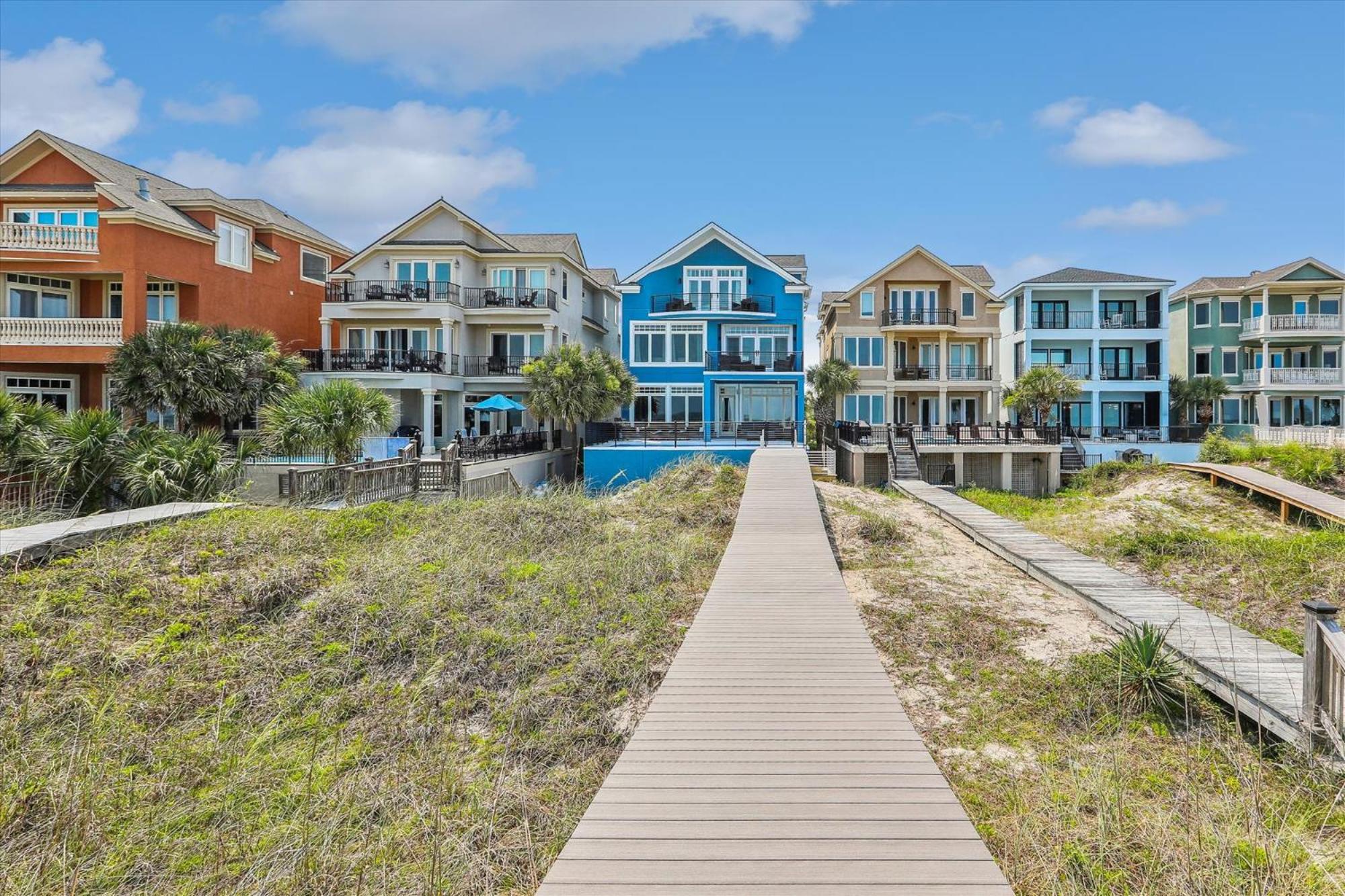 7 Singleton Beach Place- Oceanfront, Private Pool, Renovated, FREE Activities Included