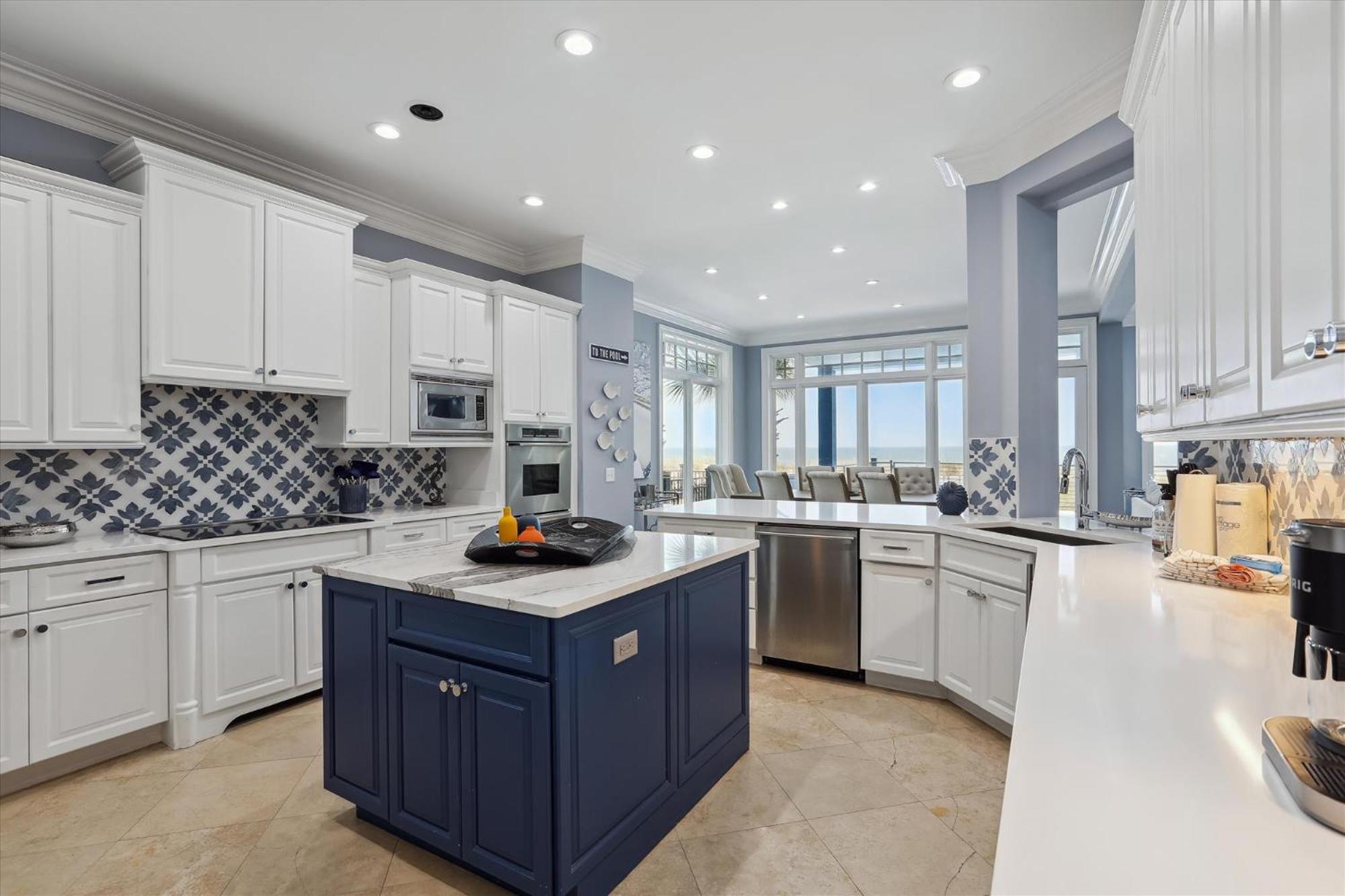 7 Singleton Beach Place- Oceanfront, Private Pool, Renovated, FREE Activities Included