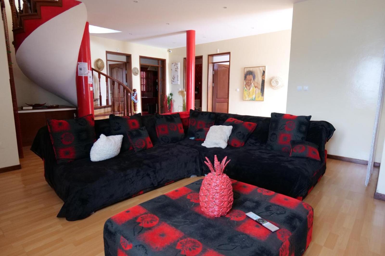 Tarrafal House