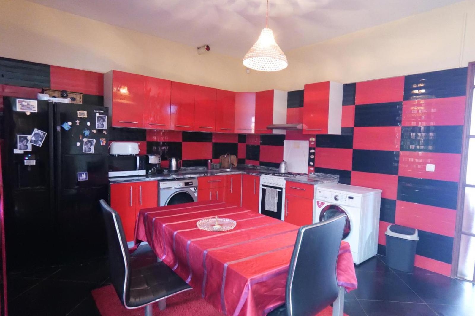 Tarrafal House