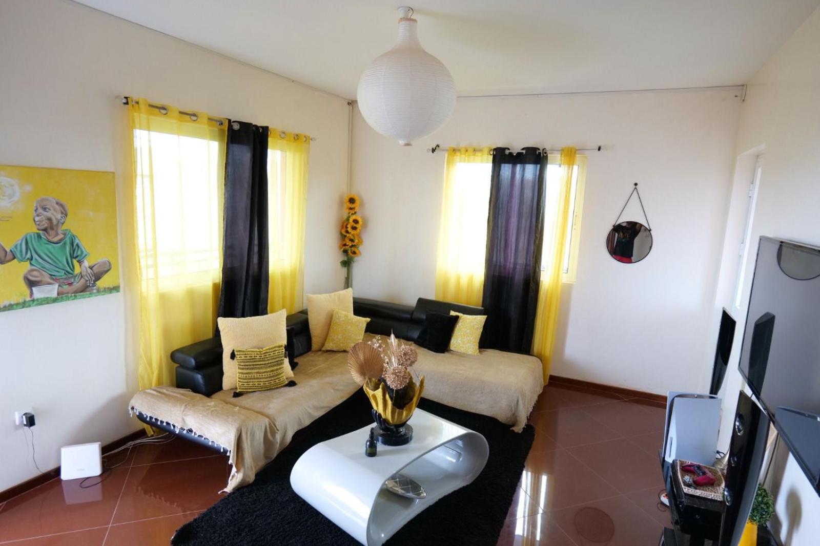 Tarrafal House