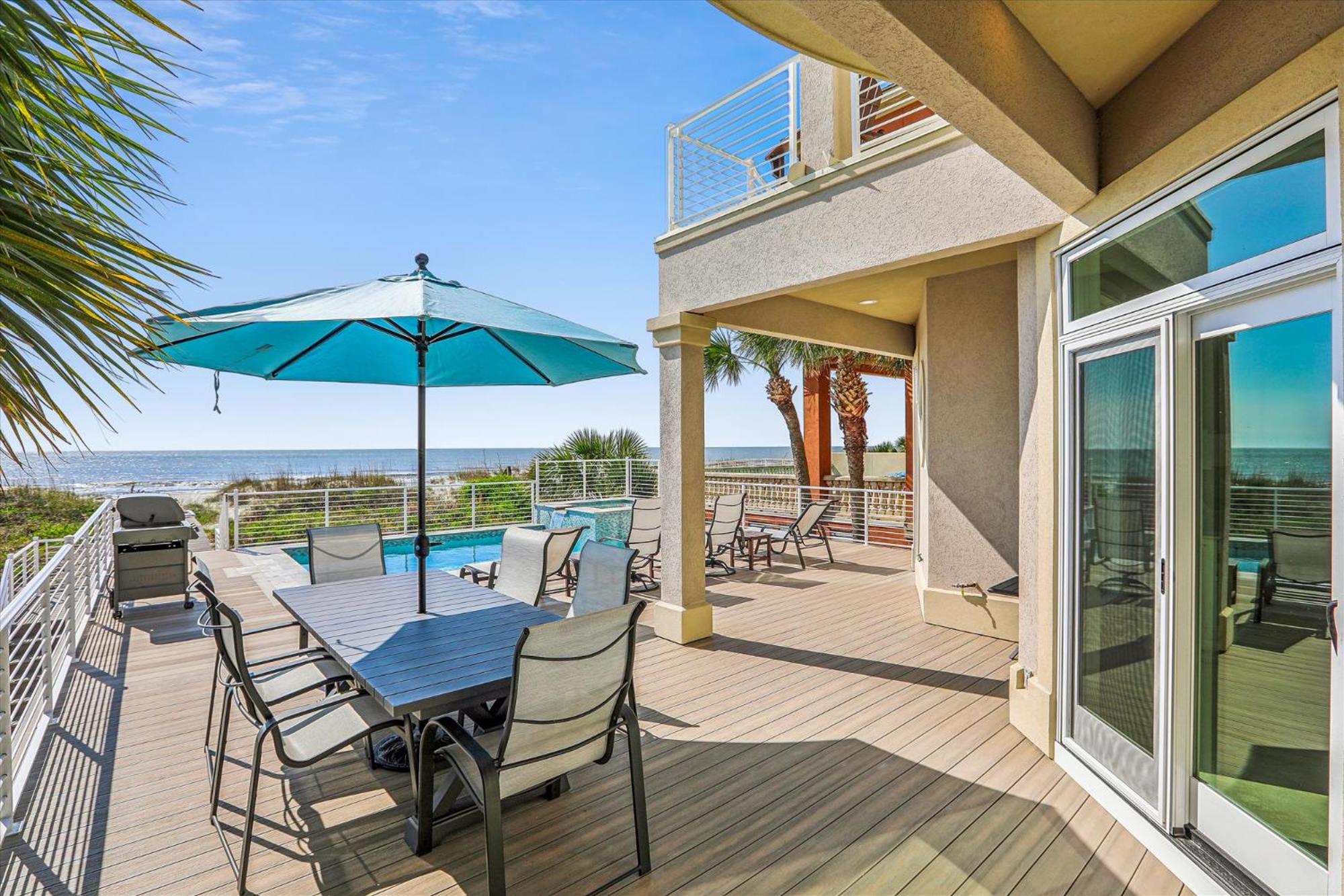 9 Singleton Beach Place- Renovated, Oceanfront, Pool, Elevator, FREE Activities Included view 3