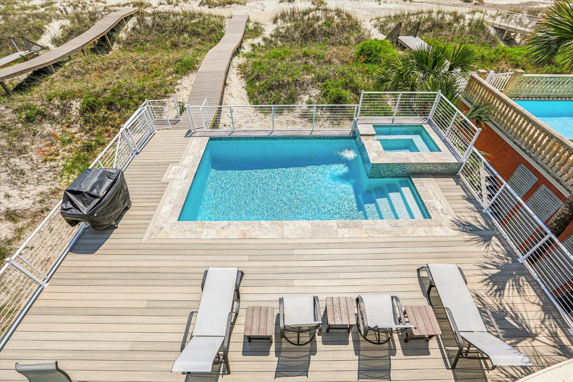 9 Singleton Beach Place- Renovated, Oceanfront, Pool, Elevator, FREE Activities Included view 4