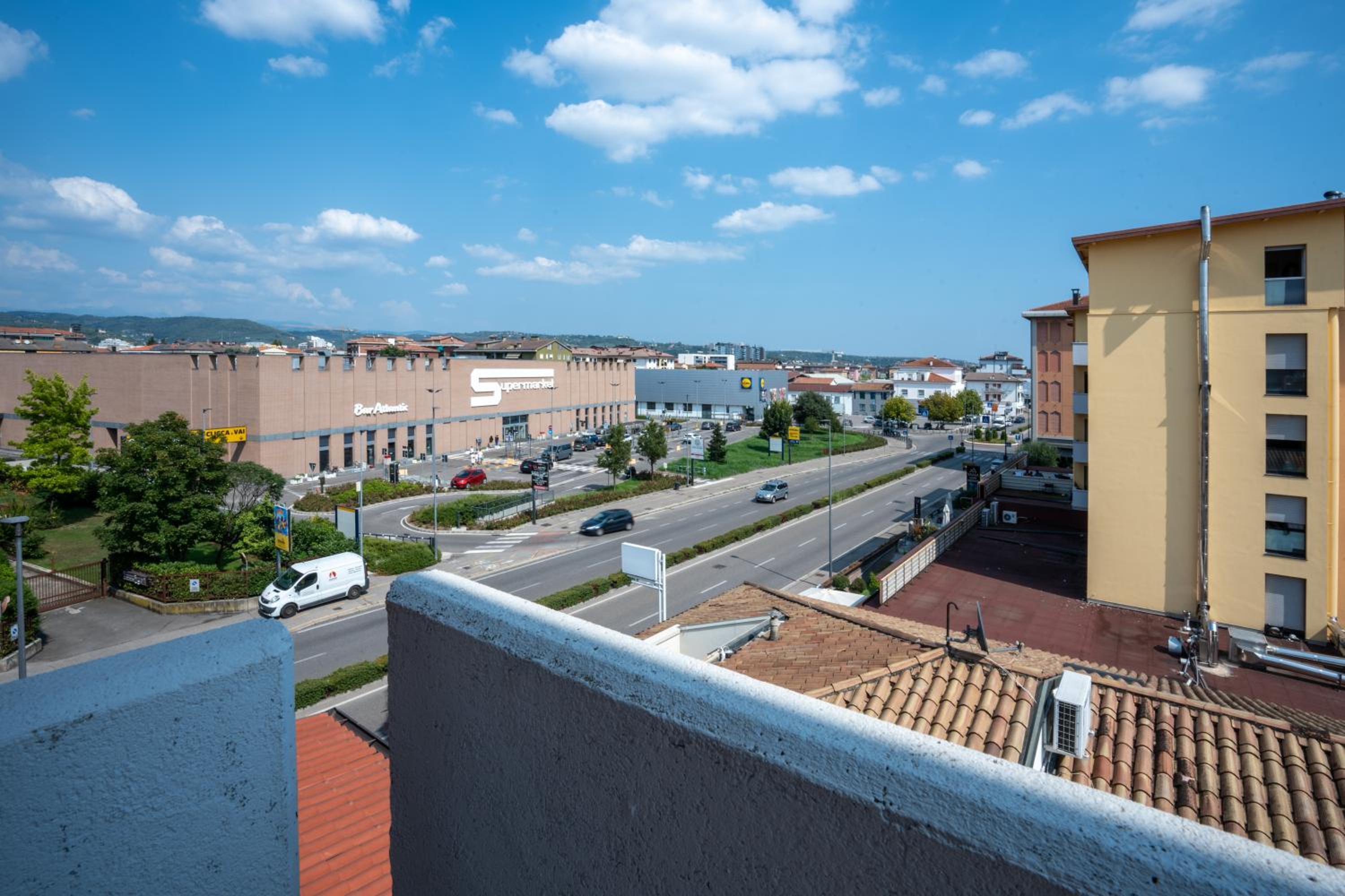 Appartamento con garage vicino al centro view 5