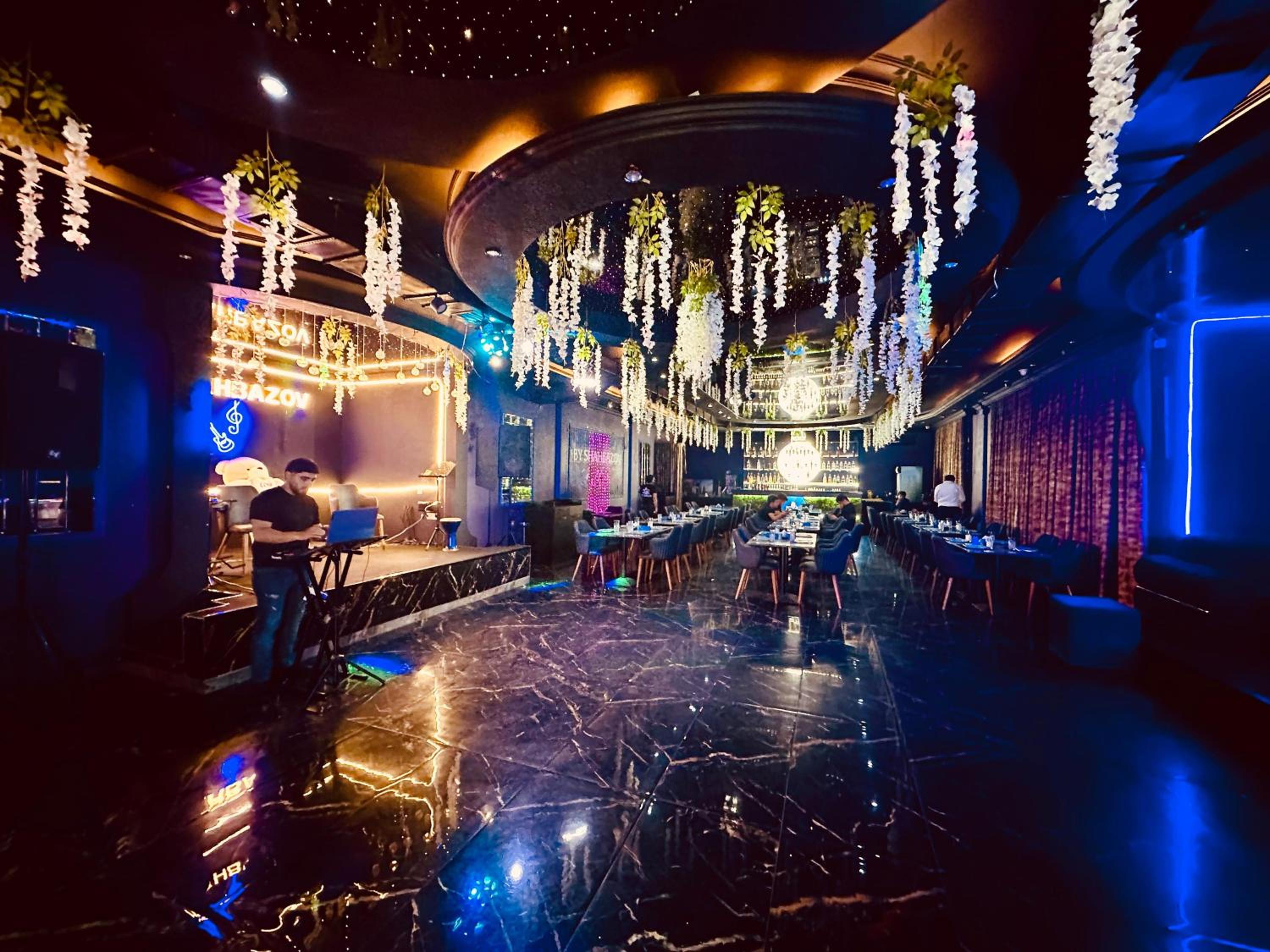 ECO Hotel & Hostel