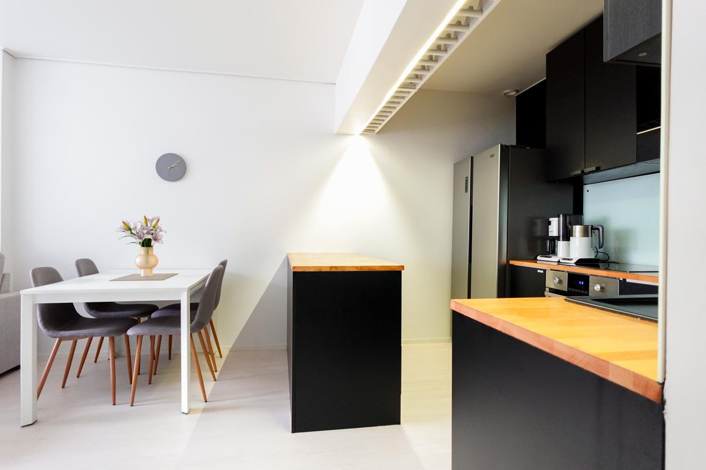 GuestFirst- Vibrant Helsinki Stay 5 Min to Design District