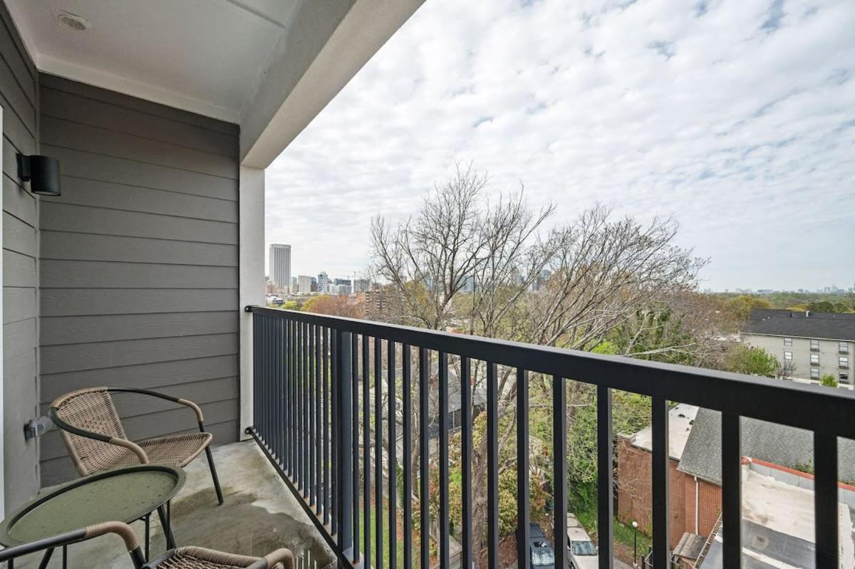 Luxury New Penthouse Roof Balcony Washer Dryer B406