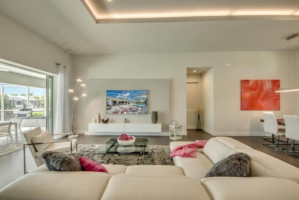Villa Seven Oceans by CoralVilla - stylish, new, pool view 2