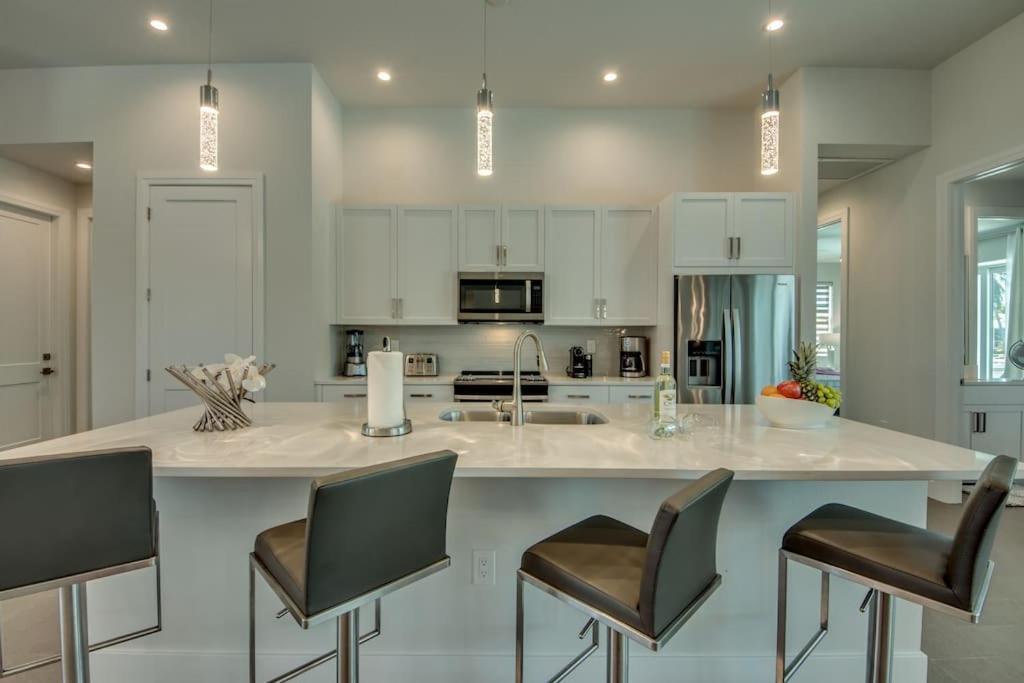 Villa Seven Oceans by CoralVilla - stylish, new, pool view 4
