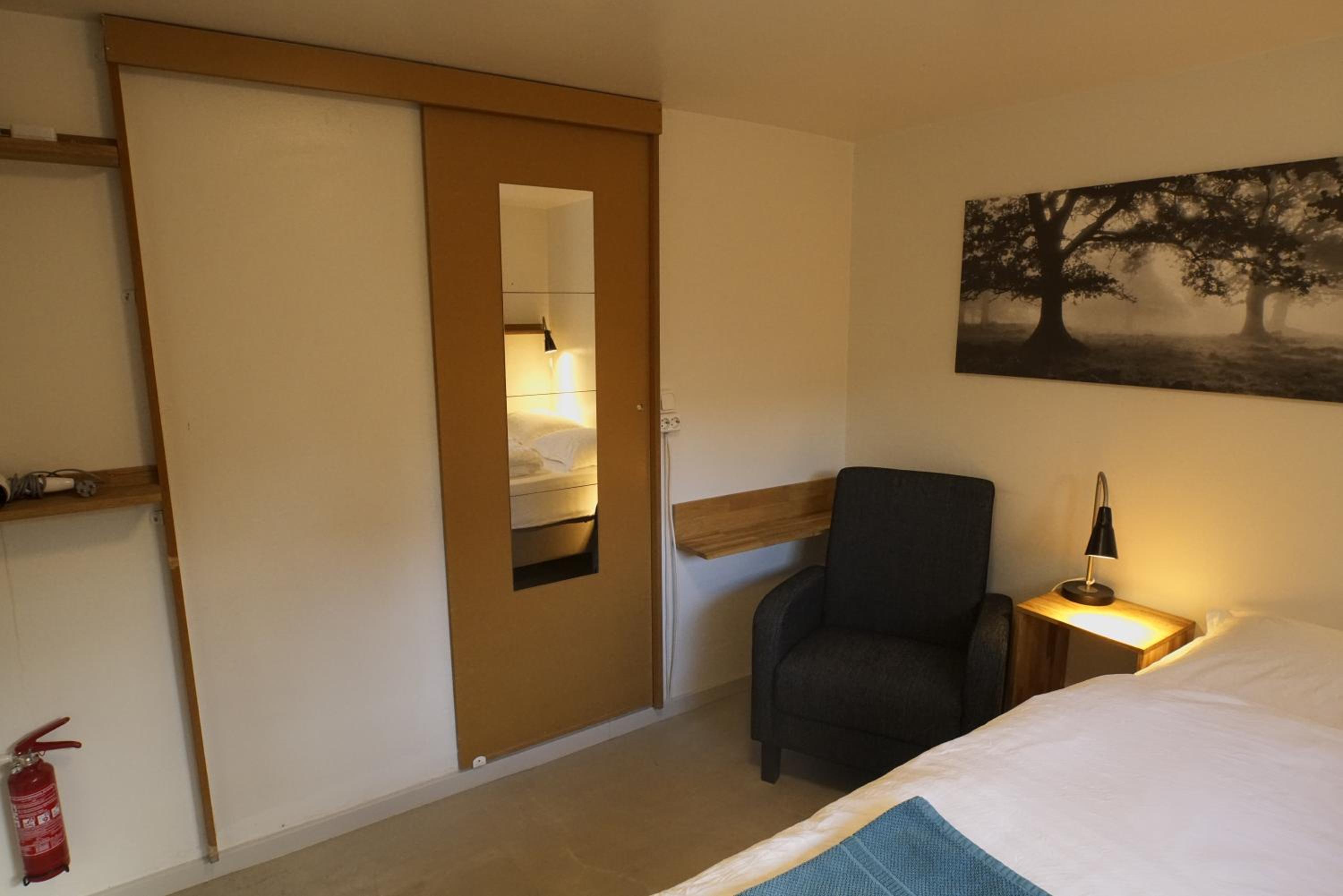 Main street X-small, ensuite bathroom and own kitchen view 4
