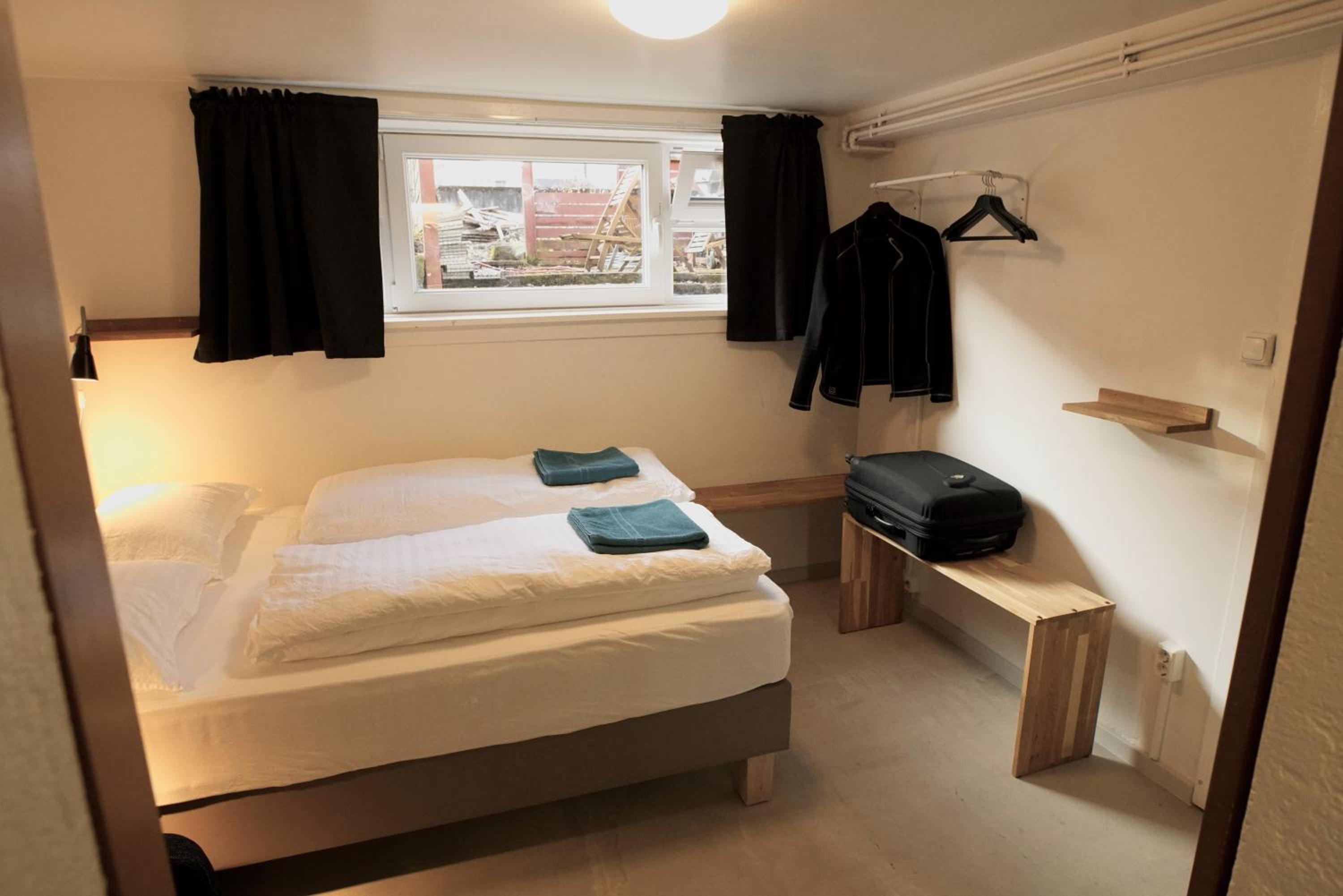 Main street X-small, ensuite bathroom and own kitchen view 5