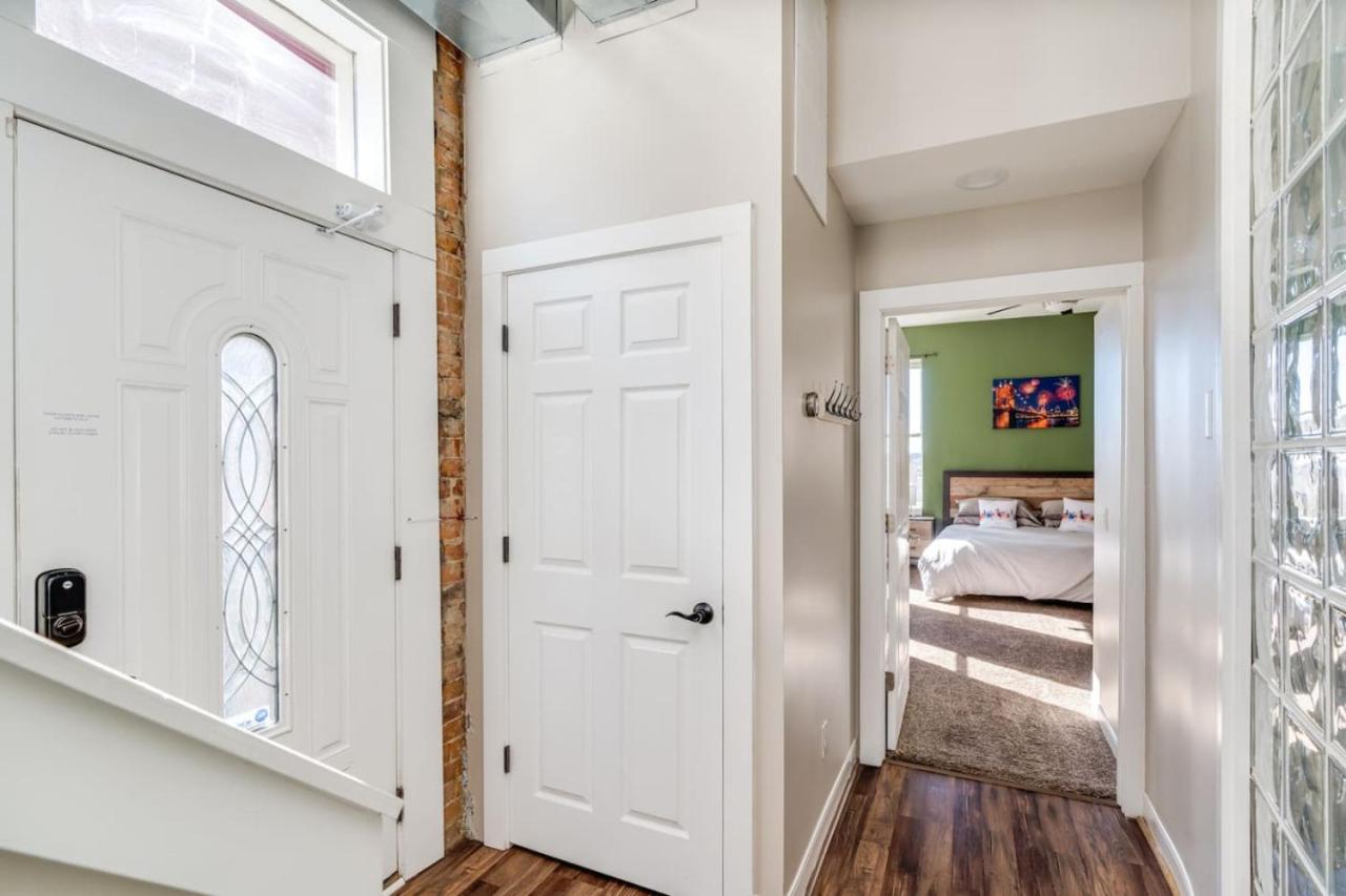 2BR with amazing views - UC - OTR - Downtown view 5