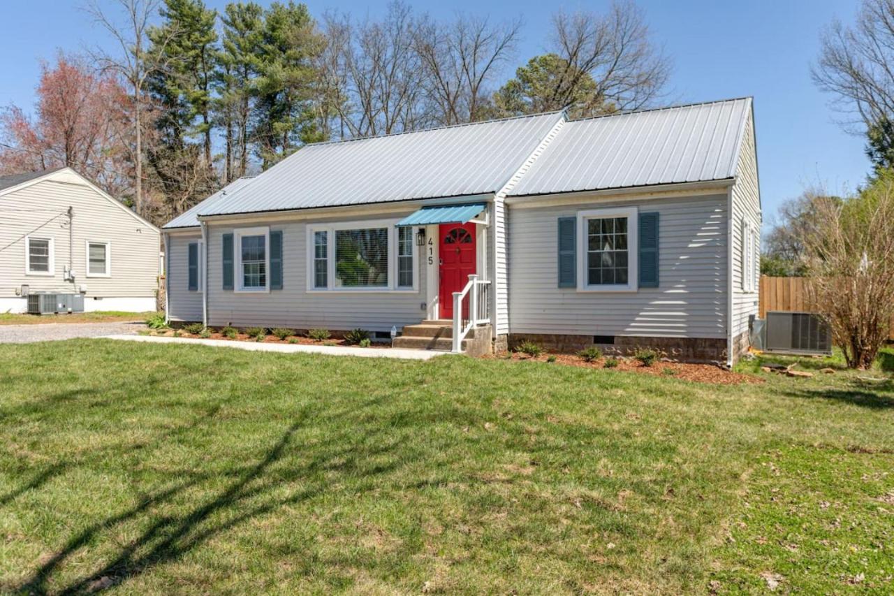 Professionally Designed 4BD Central location view 3