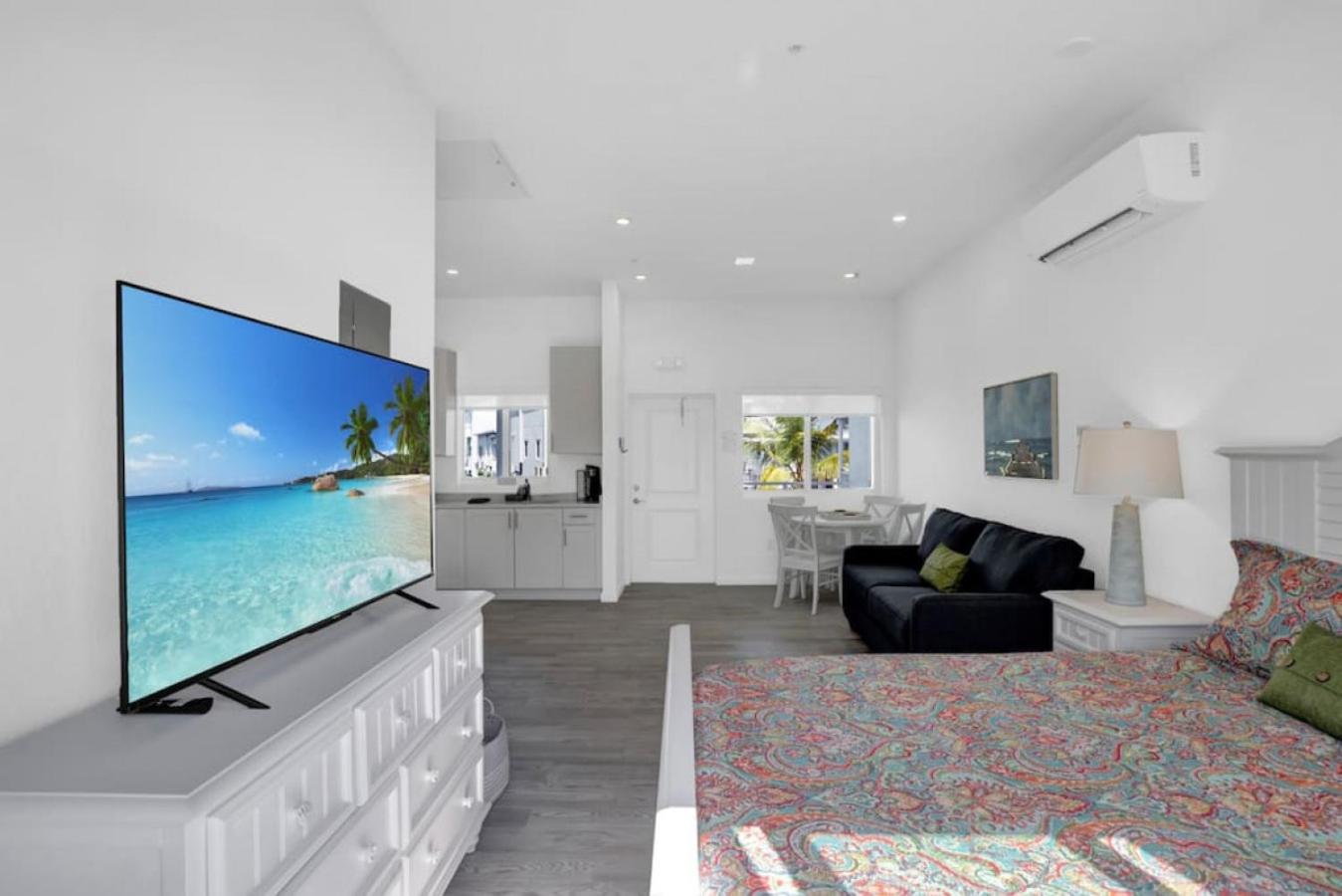 Ocean Front Breeze in Paradise view 3