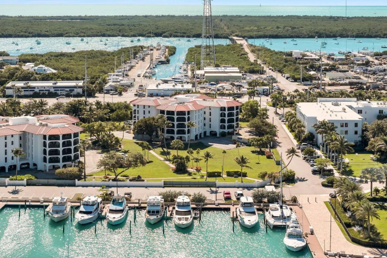 Iconic Faro Blanco Pet Friendly Condo view 5